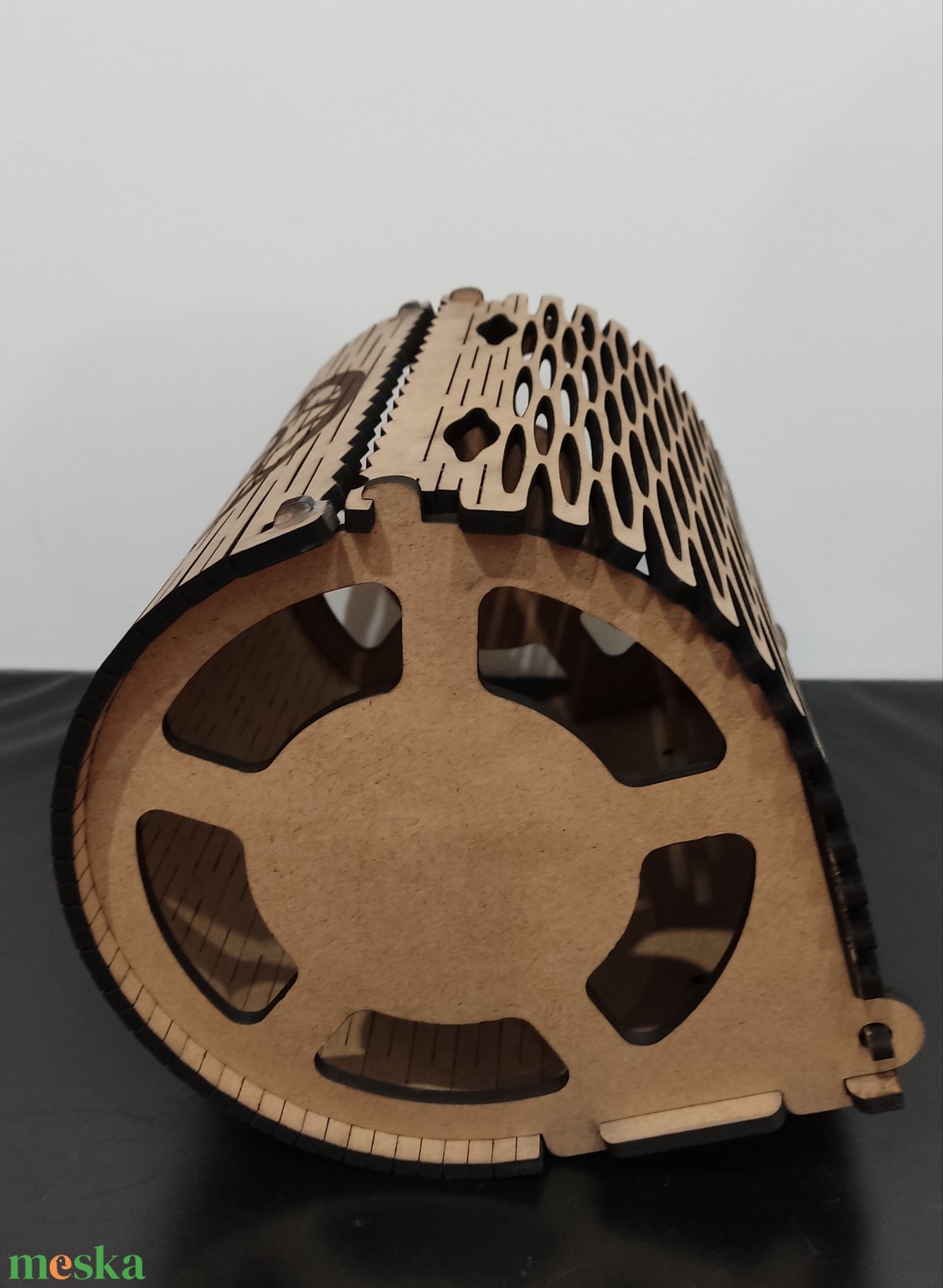 Papírtörlő tartó fali - otthon & életmód - konyhafelszerelés, tálalás - tálalás - szalvétatartó, szalvétagyűrű - Meska.hu