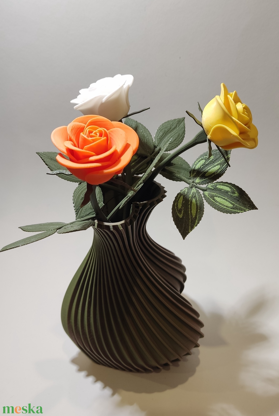 Váza rózsával - otthon & életmód - virágdekoráció - virágtartó - váza - Meska.hu