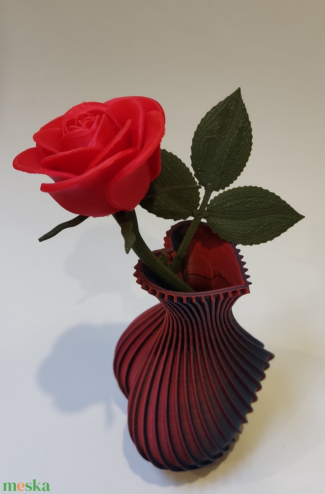 Váza rózsával - otthon & életmód - virágdekoráció - virágtartó - váza - Meska.hu