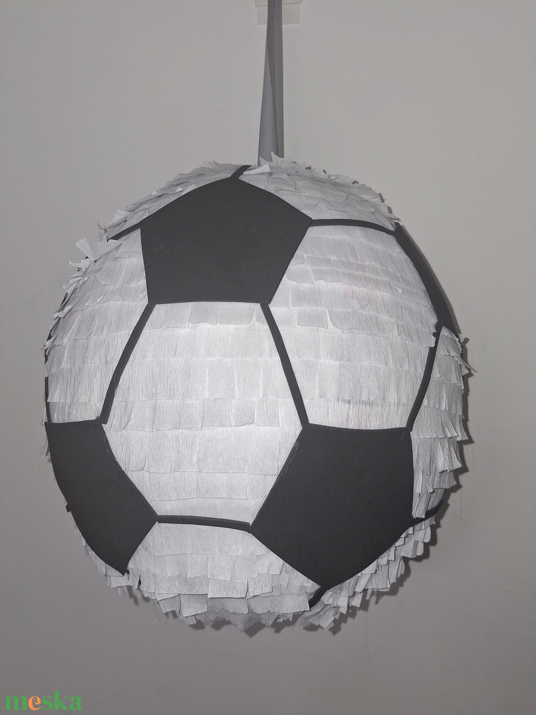 Pinata ( focilabda ) - kellékek & szerszámok - díszíthető tárgyak - papírmasé - Meska.hu Pinata ( focilabda ) - kellékek & szerszámok - díszíthető tárgyak - papírmasé - Meska.hu