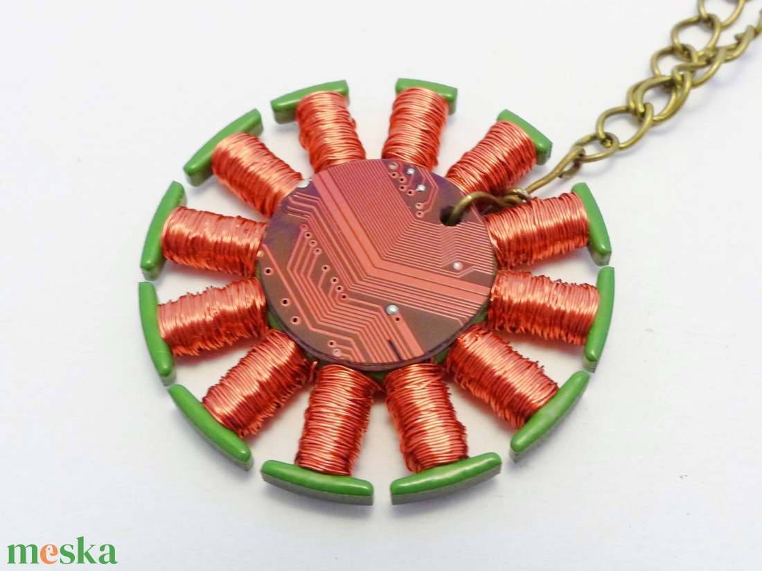 Piros Tesla-tekercs medál bronz láncon - ékszer - nyaklánc - medálos nyaklánc - Meska.hu