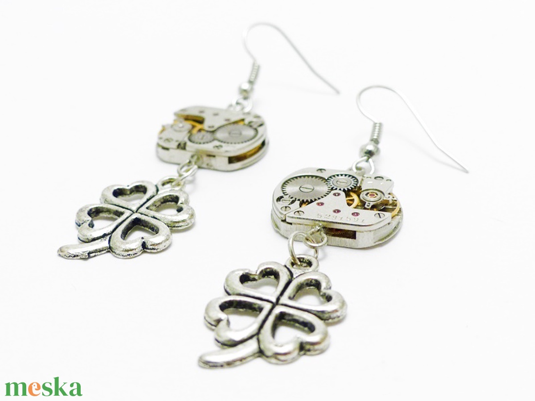 Steampunk fülbevaló lóhere kiegészítővel - ékszer - fülbevaló - lógó fülbevaló - Meska.hu