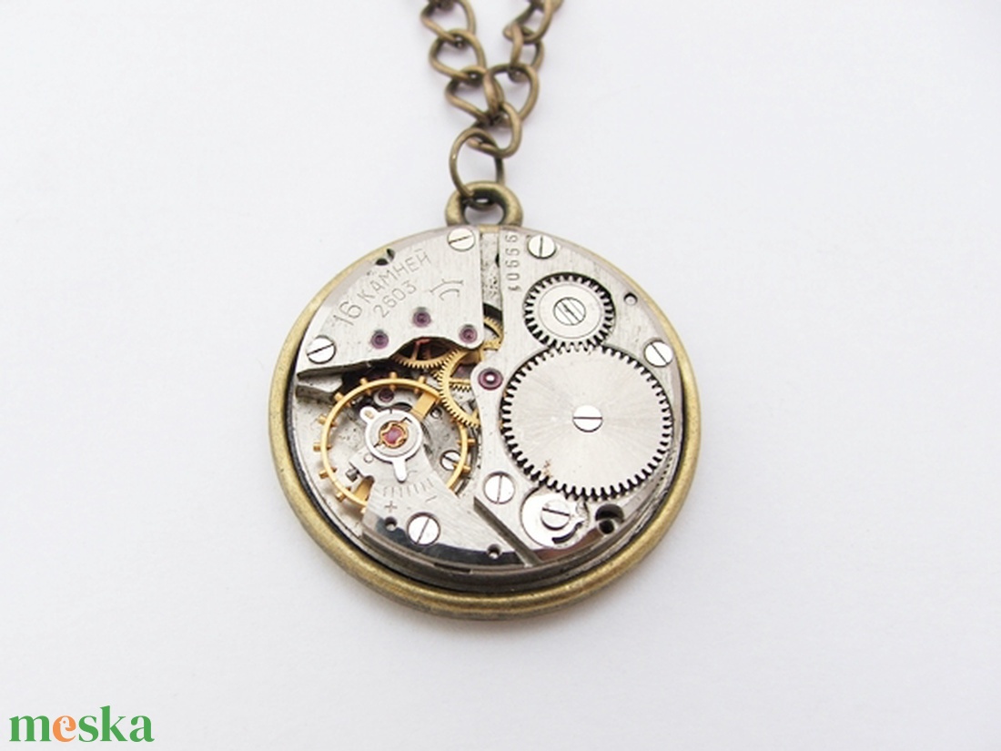 Steampunk óraszerkezet medálos nyaklánc #2 - ékszer - nyaklánc - medálos nyaklánc - Meska.hu Steampunk óraszerkezet medálos nyaklánc #2 - ékszer - nyaklánc - medálos nyaklánc - Meska.hu