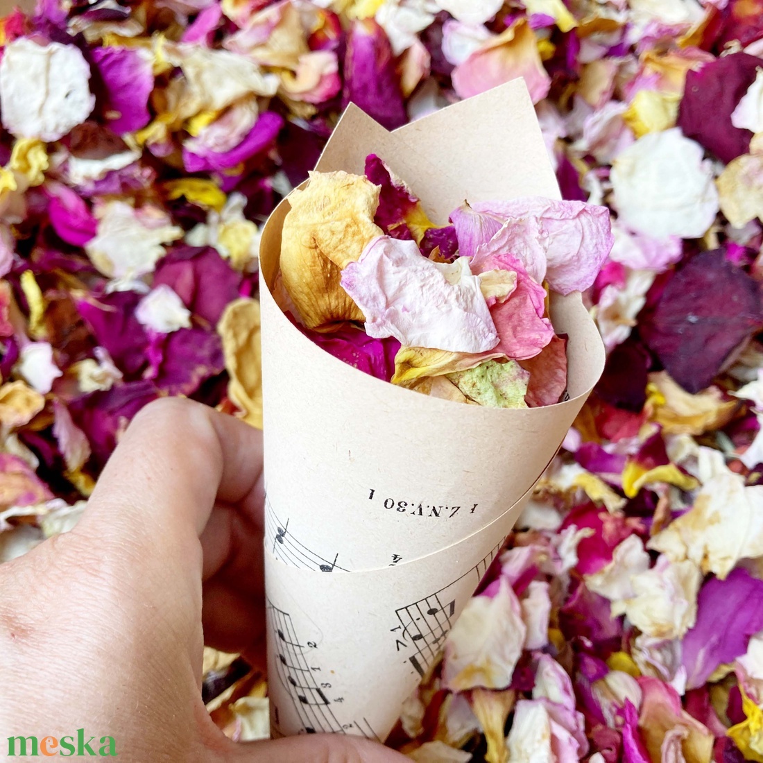 Szárított tarka rózsaszirmok (10 db) - esküvő - dekoráció - helyszíni dekor - Meska.hu