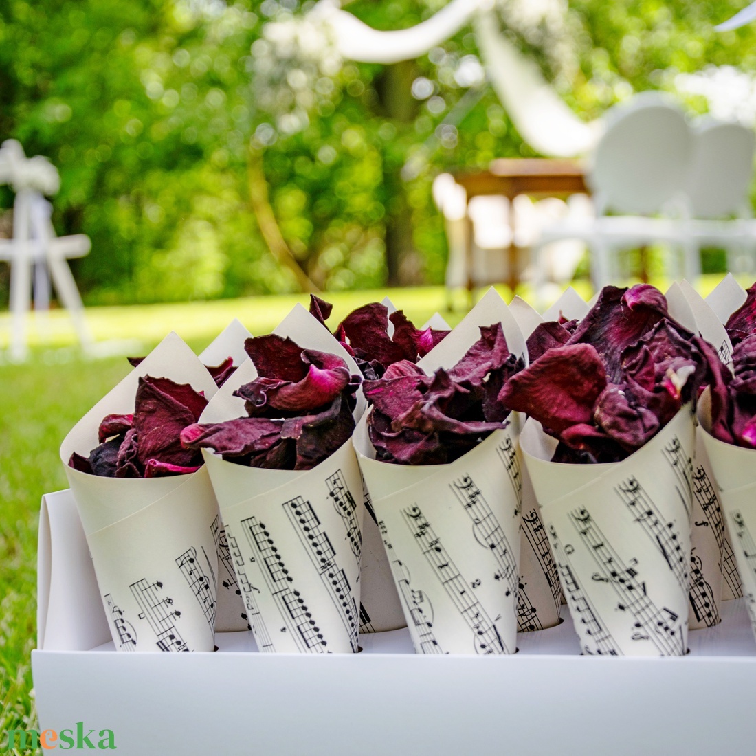 Szárított bordó rózsaszirmok (10 db) - esküvő - dekoráció - helyszíni dekor - Meska.hu