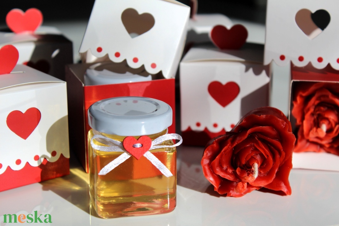 Valentin napi ajándék díszdobozkában - otthon & életmód - gyertya, illat, aroma - gyertya - Meska.hu