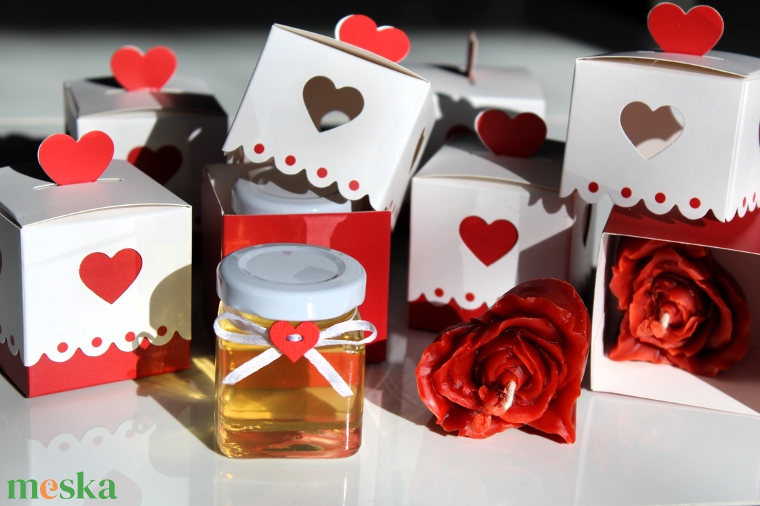Valentin napi ajándék díszdobozkában - otthon & életmód - gyertya, illat, aroma - gyertya - Meska.hu