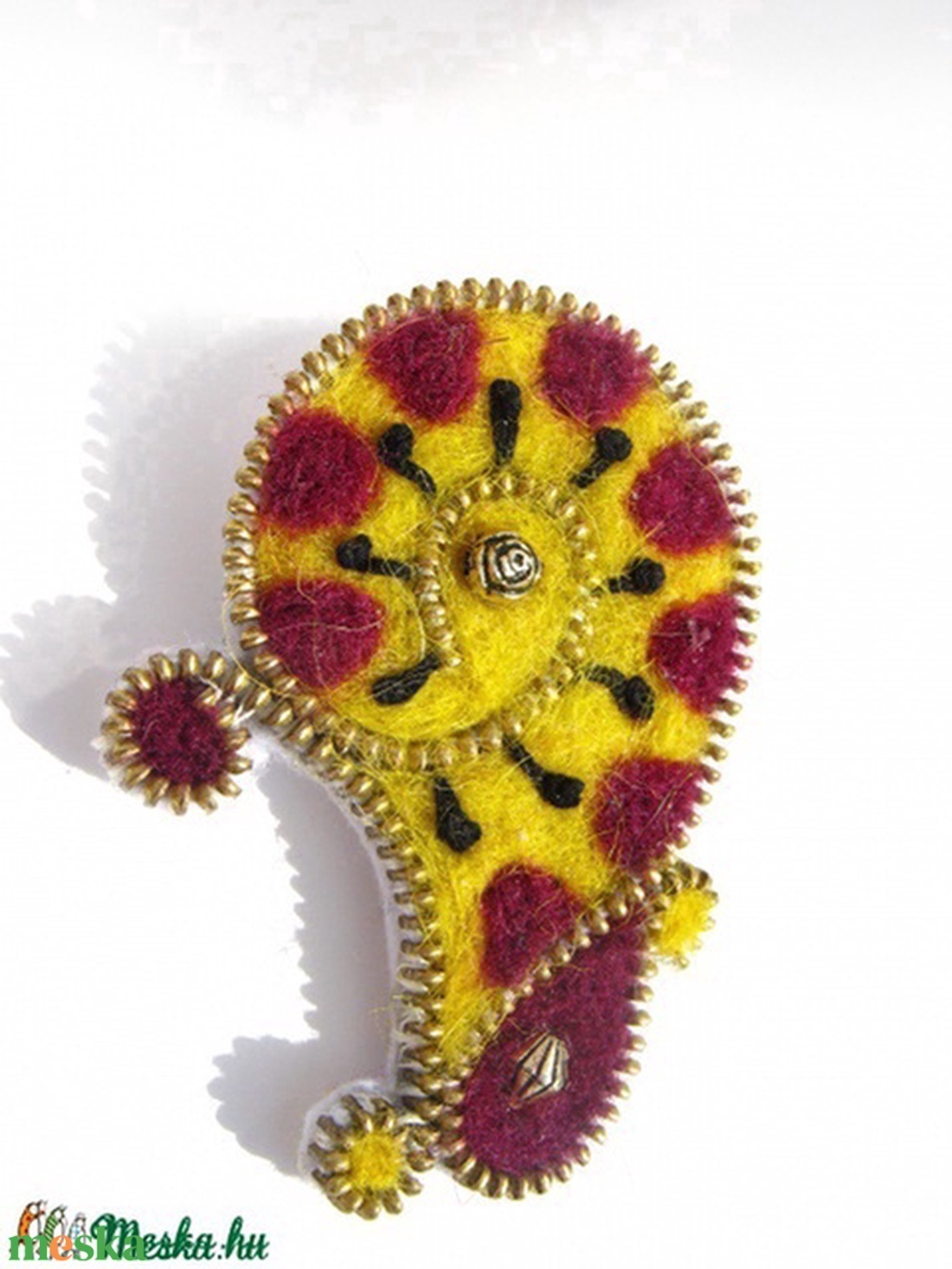 Cipzár-nemez kitűző - ékszer - kitűző és bross - kitűző - Meska.hu Cipzár-nemez kitűző - ékszer - kitűző és bross - kitűző - Meska.hu