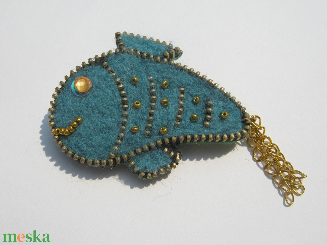 Cipzár-nemez kitűző - ékszer - kitűző és bross - kitűző - Meska.hu Cipzár-nemez kitűző - ékszer - kitűző és bross - kitűző - Meska.hu