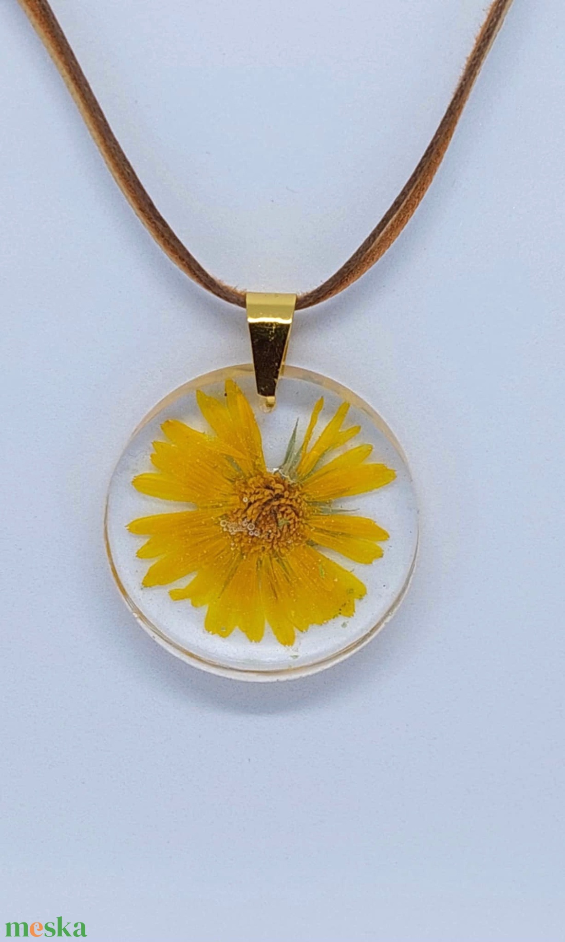 Körömvirág gyantába zárva - ékszer - nyaklánc - medál - Meska.hu