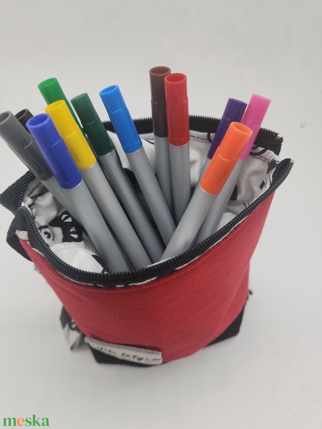 Tolltartó - otthon & életmód - papír, írószer - tolltartó & ceruzatekercs - Meska.hu