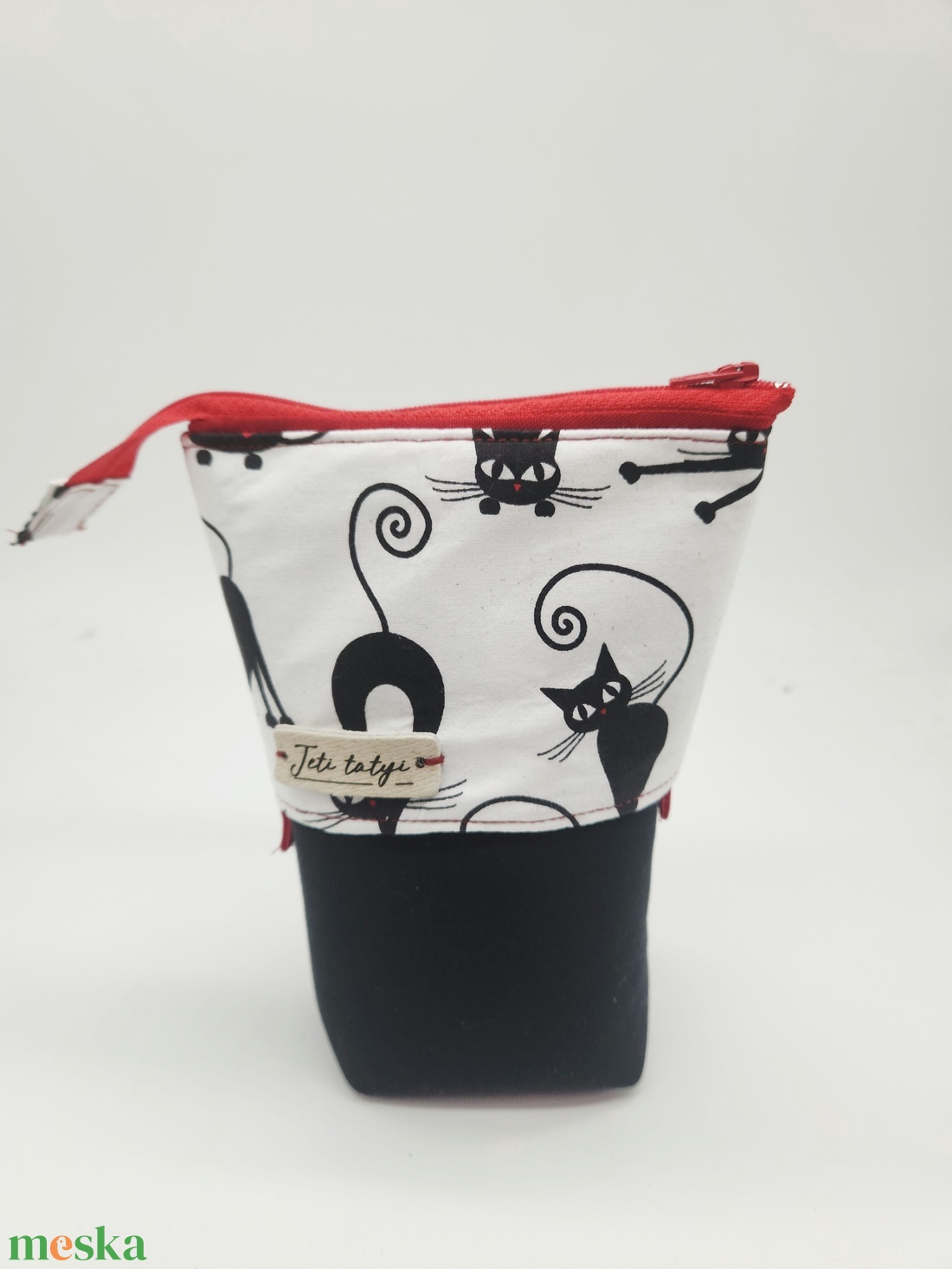 Tolltartó cic�kkal - otthon & életmód - papír, írószer - tolltartó & ceruzatekercs - Meska.hu