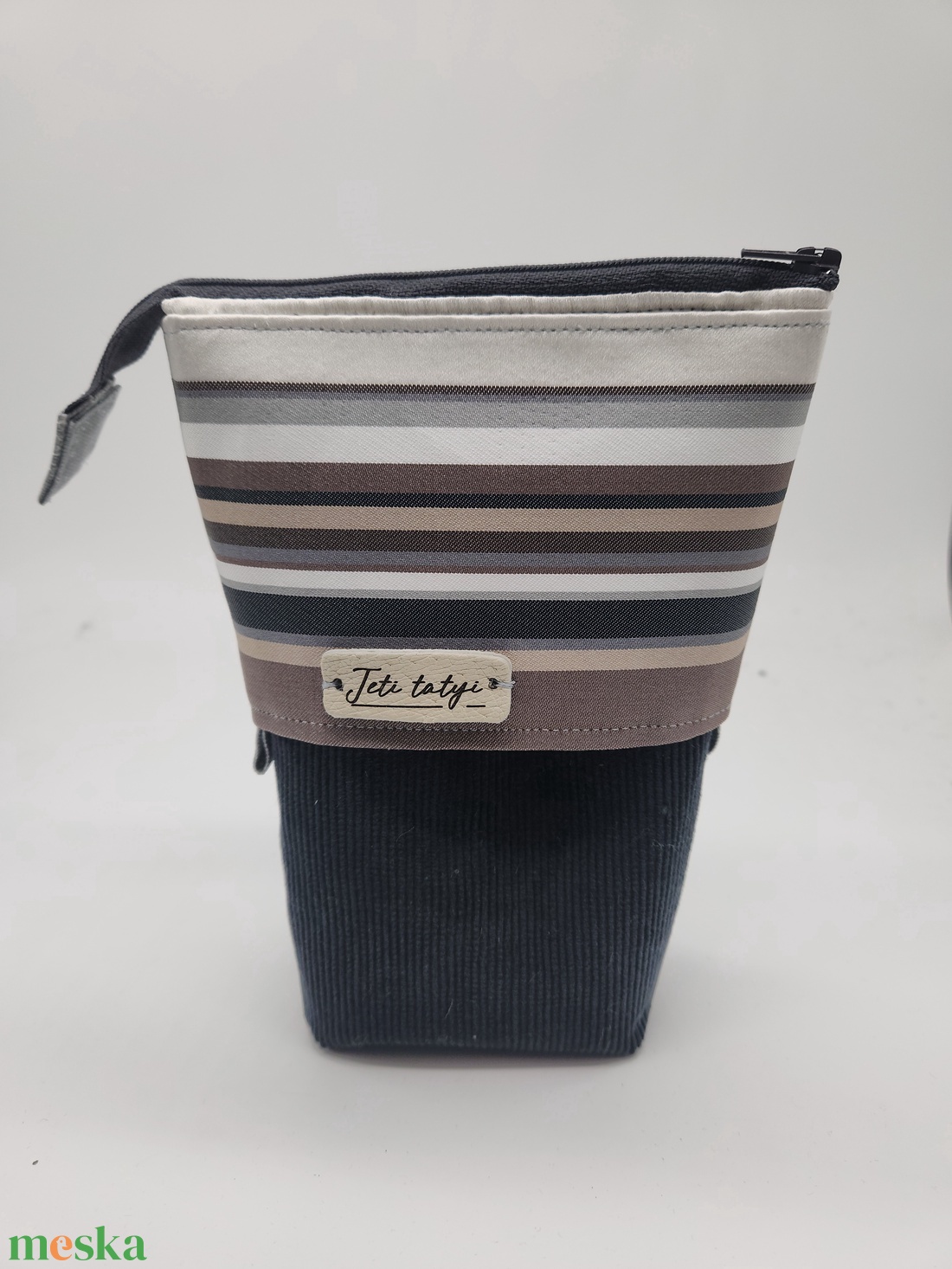 Tolltartó - otthon & életmód - papír, írószer - tolltartó & ceruzatekercs - Meska.hu