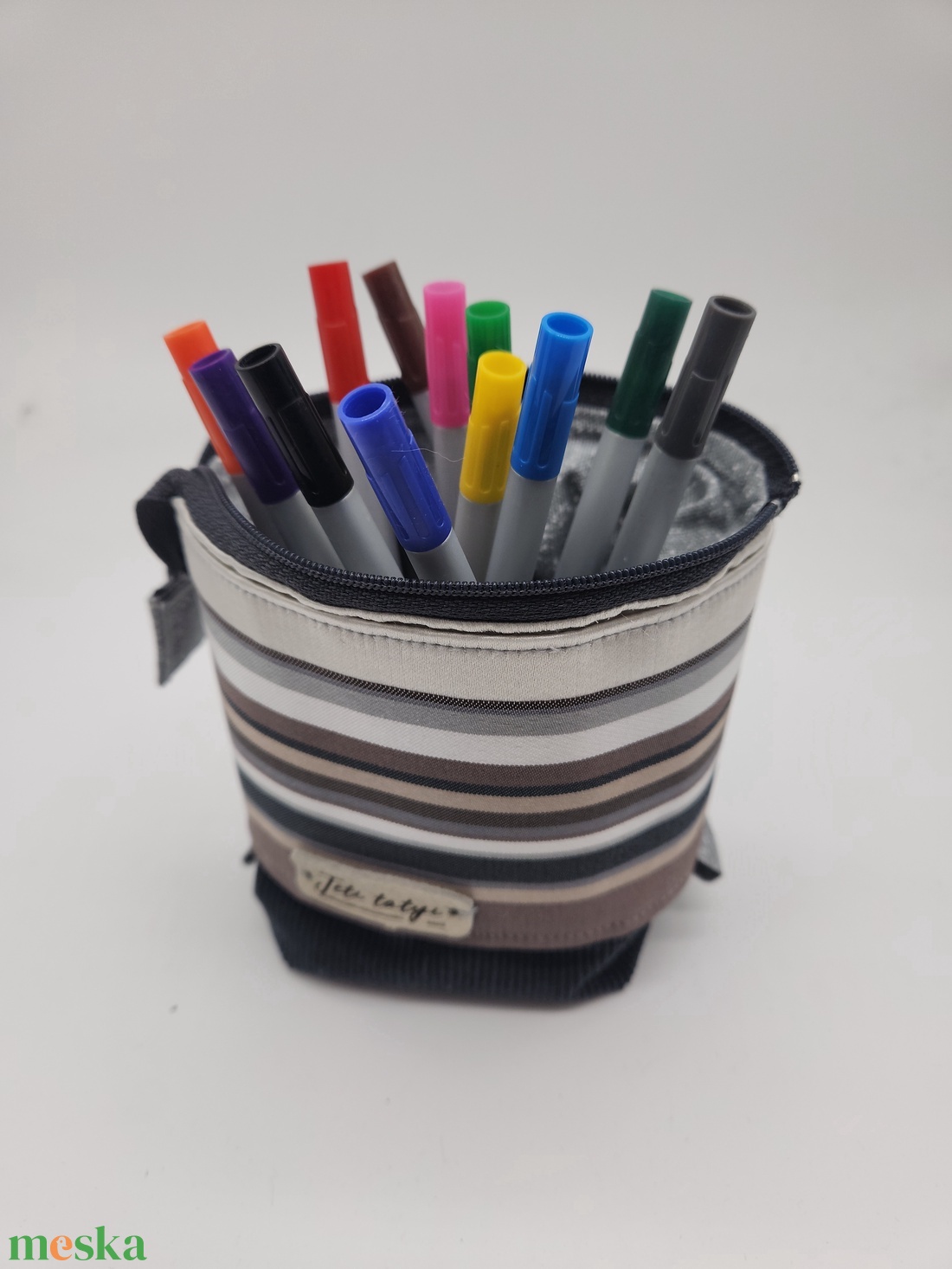 Tolltartó - otthon & életmód - papír, írószer - tolltartó & ceruzatekercs - Meska.hu