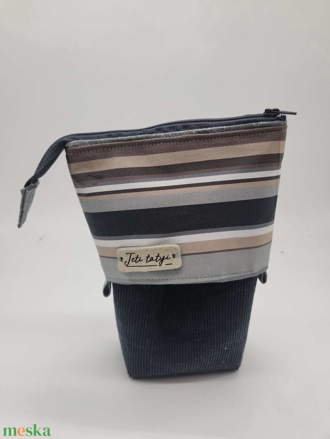 Tolltartó - otthon & életmód - papír, írószer - tolltartó & ceruzatekercs - Meska.hu