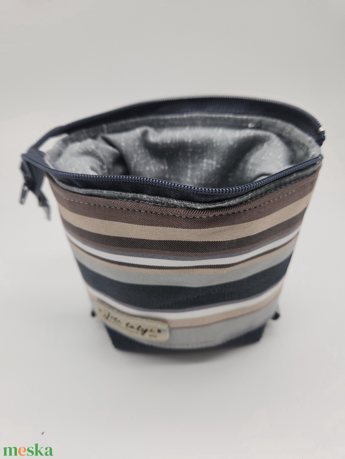 Tolltartó - otthon & életmód - papír, írószer - tolltartó & ceruzatekercs - Meska.hu