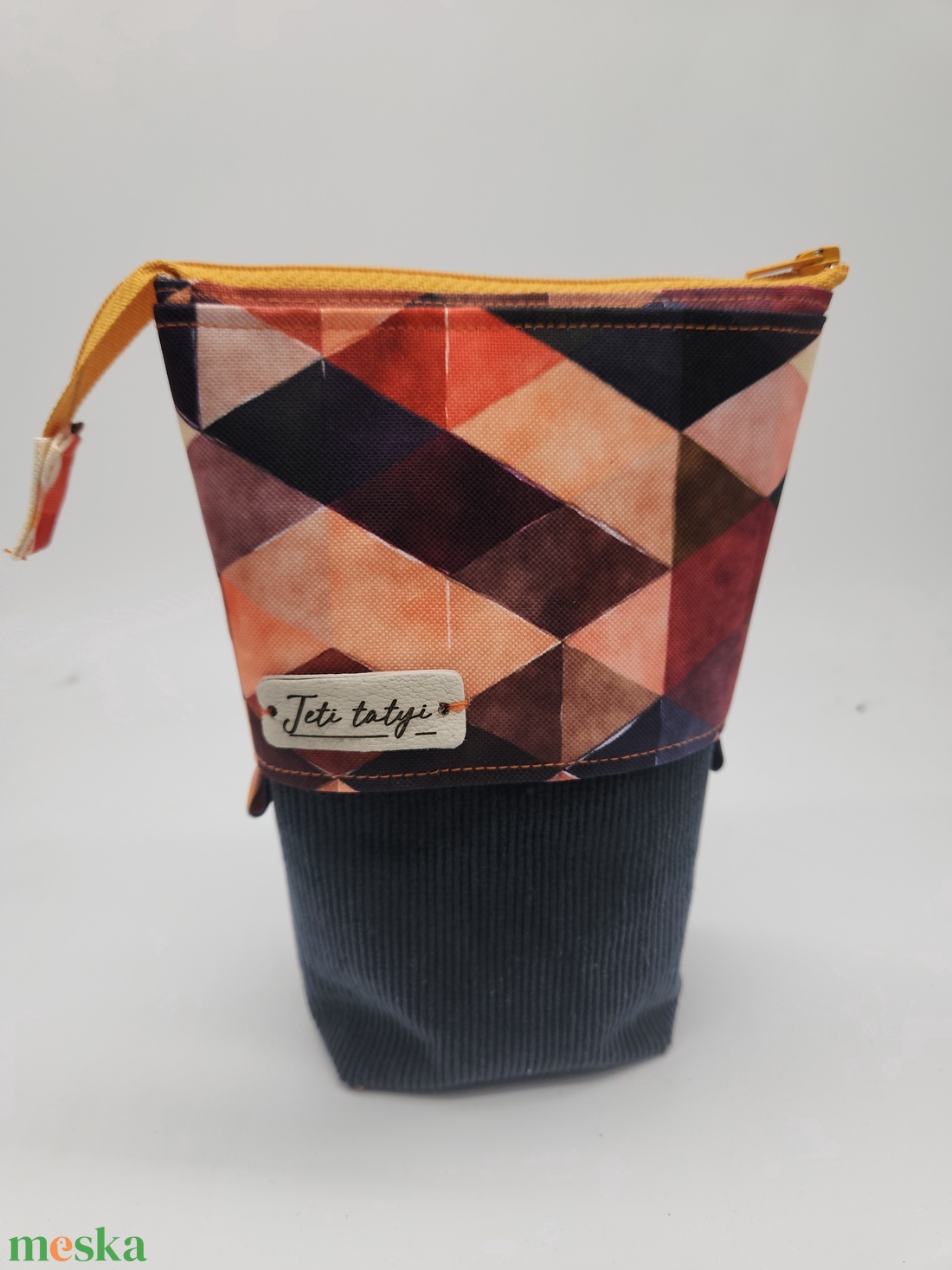 Tolltartó - otthon & életmód - papír, írószer - tolltartó & ceruzatekercs - Meska.hu