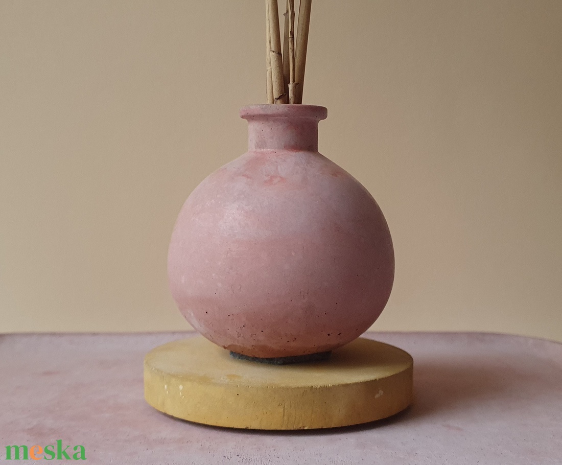 Kicsi beton váza - 8 cm - otthon & életmód - dekoráció - virágdísz és tartó - cserép & kaspó - Meska.hu