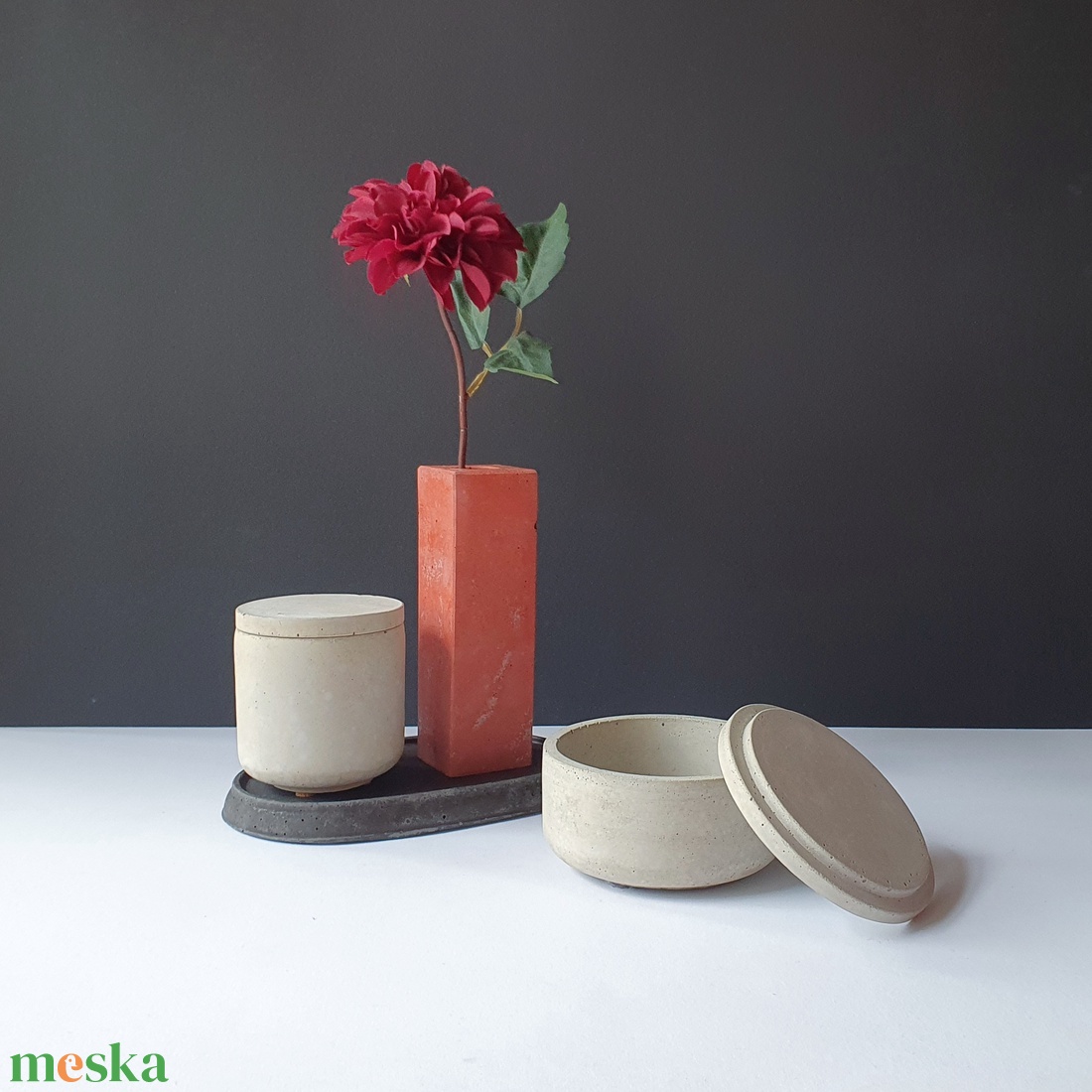 Fedeles beton dobozka - átmérő: 10,5 cm - otthon & életmód - dekoráció - asztal és polc dekoráció - díszdoboz - Meska.hu
