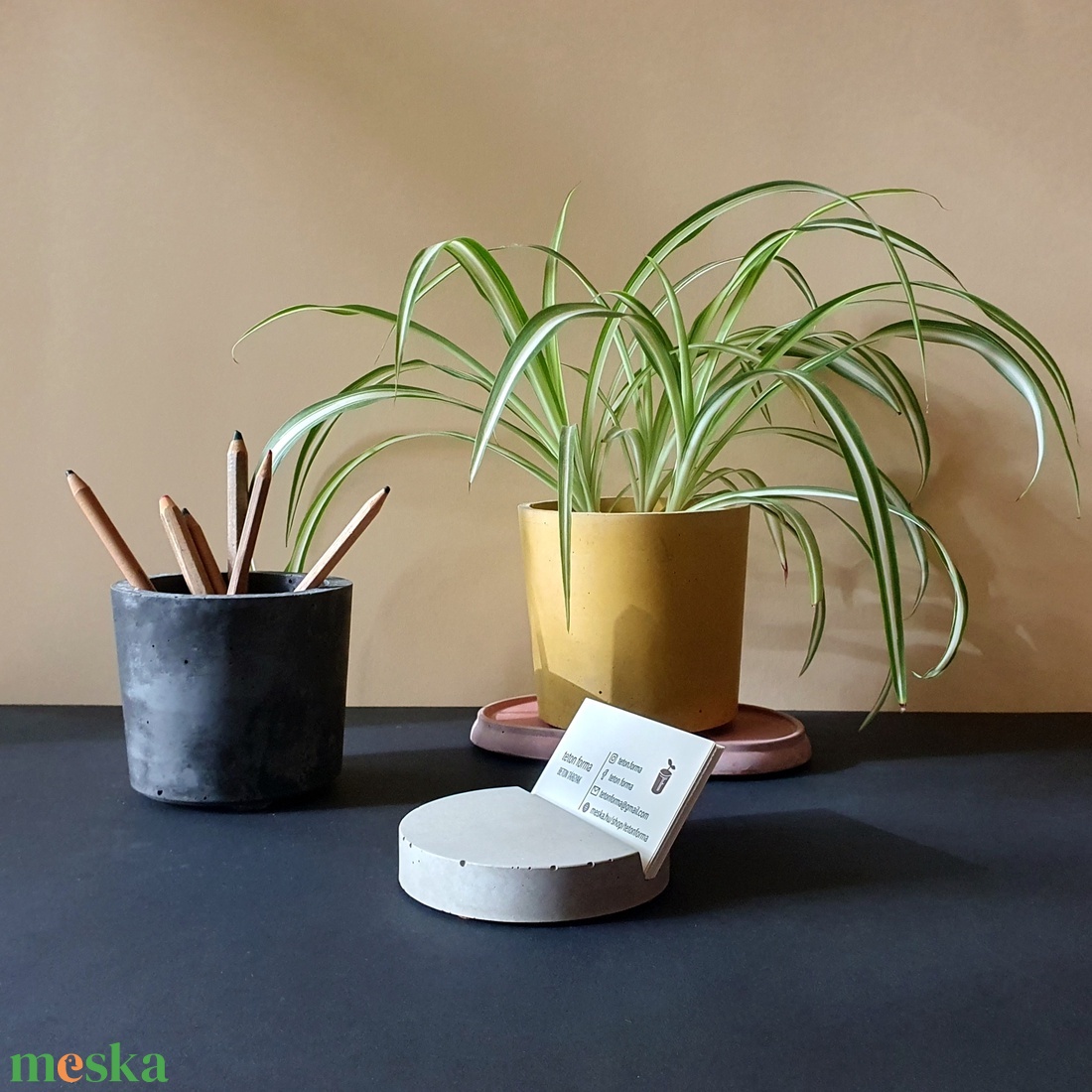 Beton telefontartó, névjegykártyatartó, fényképtartó - otthon & életmód - tárolás & rendszerezés - íróasztali tároló - Meska.hu