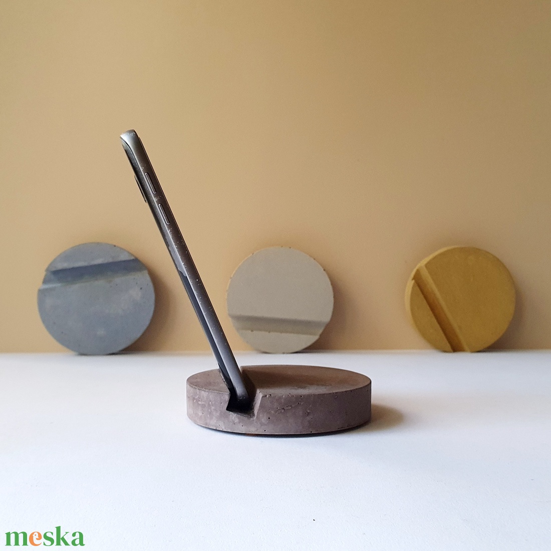 Beton telefontartó, névjegykártyatartó, fényképtartó - otthon & életmód - tárolás & rendszerezés - íróasztali tároló - Meska.hu