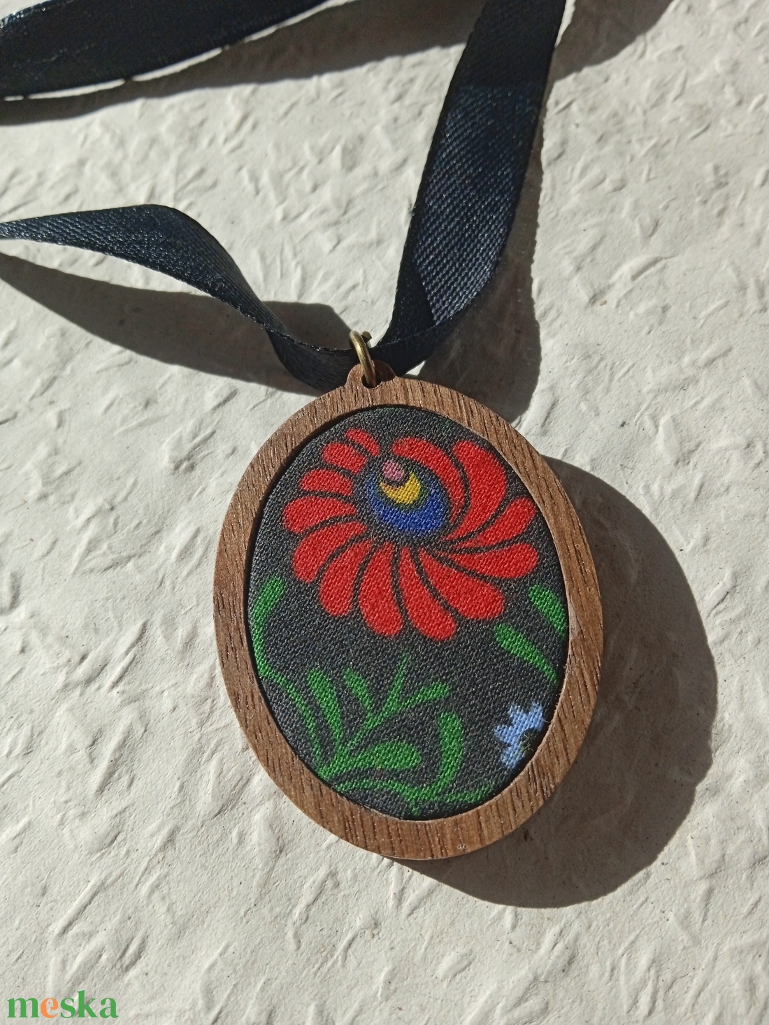 Fa ovális alakú matyó mintás nyaklánc,matyó ékszer,folklór textil ékszer,magyaros nyaklánc,Hungarian folk jewellery - ékszer - nyaklánc - hosszú nyaklánc - Meska.hu Fa ovális alakú matyó mintás nyaklánc,matyó ékszer,folklór textil ékszer,magyaros nyaklánc,Hungarian folk jewellery - ékszer - nyaklánc - hosszú nyaklánc - Meska.hu