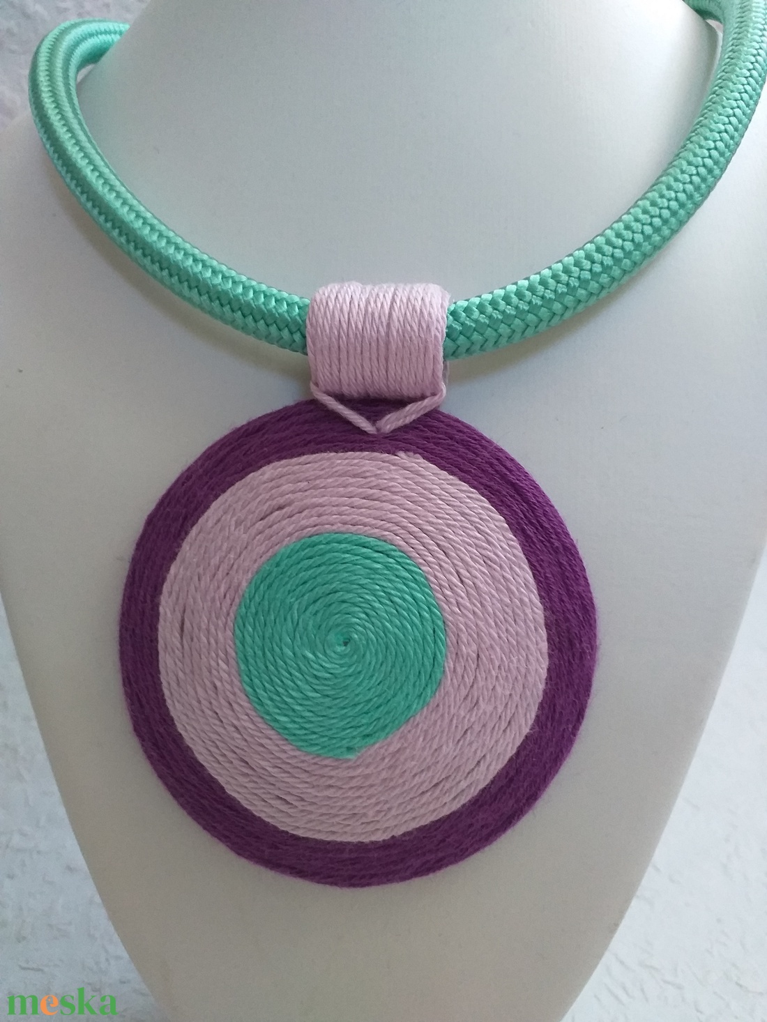 OGEL BIB lila-kék fonalnyaklánc, Textil nyaklánc, textil ékszer, fonalékszer - ékszer - nyaklánc - medálos nyaklánc - Meska.hu