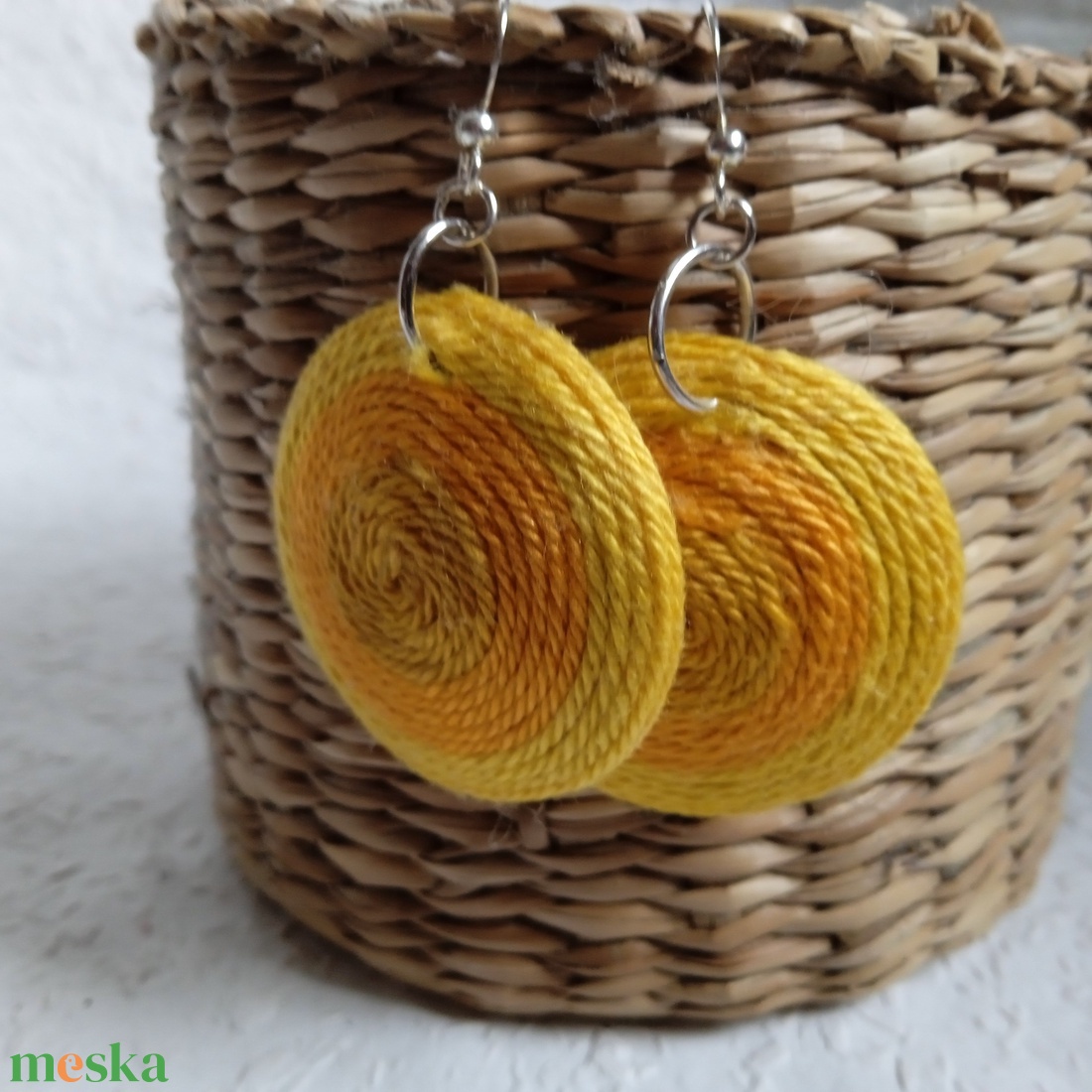 Kerek fonal fülbevaló, Textil nyaklánc, textil ékszer, fonalékszer - ékszer - fülbevaló - fülékszer - Meska.hu Kerek fonal fülbevaló, Textil nyaklánc, textil ékszer, fonalékszer - ékszer - fülbevaló - fülékszer - Meska.hu