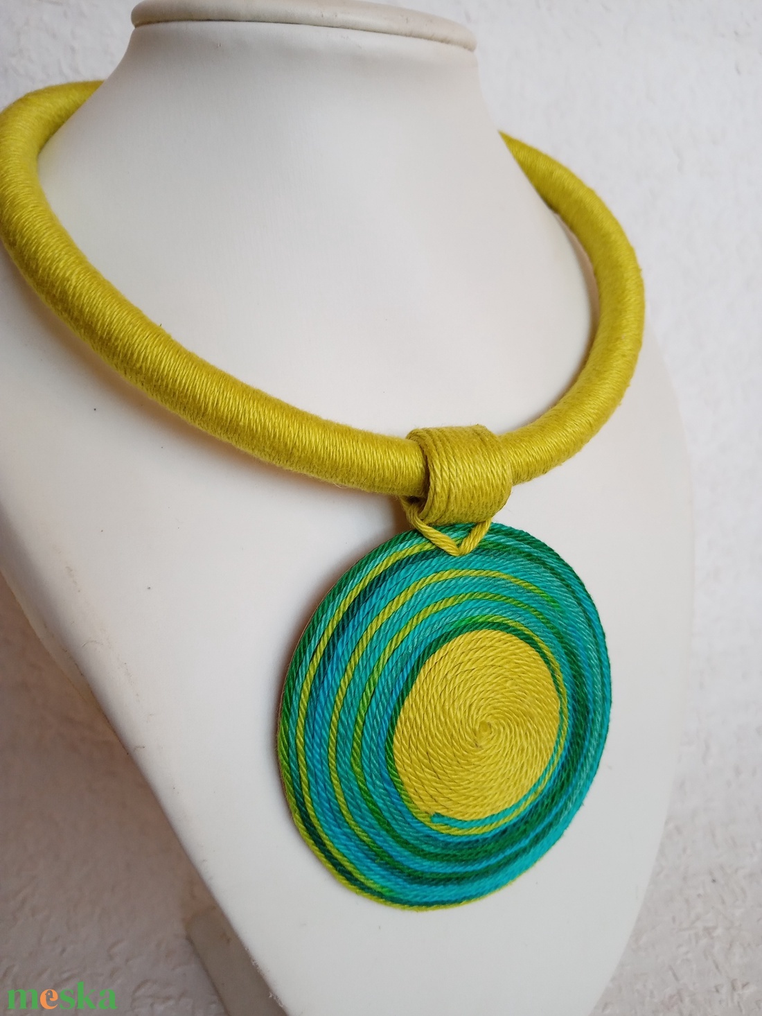 OGEL BIB zöld tarkás fonalnyaklánc, Textil nyaklánc, textil ékszer, fonalékszer - ékszer - nyaklánc - medálos nyaklánc - Meska.hu