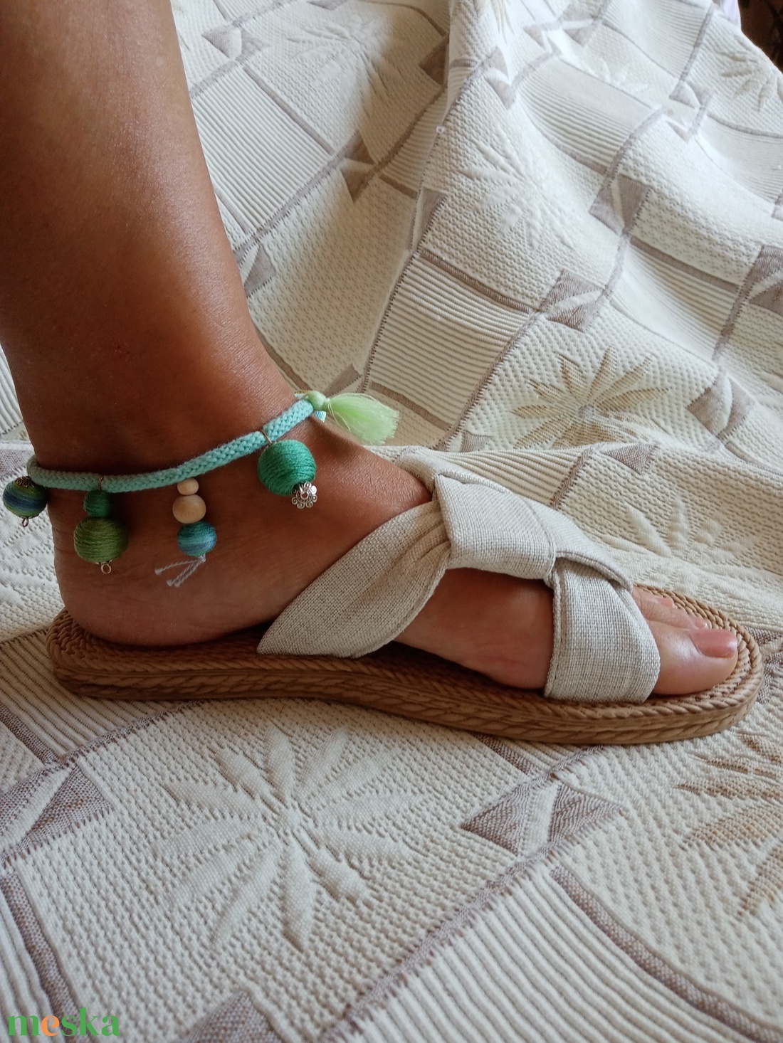 Kék-zöld csíkos-tarka bokalánc, textilbogyó bokalánc, bokaékszer, lábdísz, lábékszer - ékszer - lábdísz és testékszer - bokalánc - Meska.hu