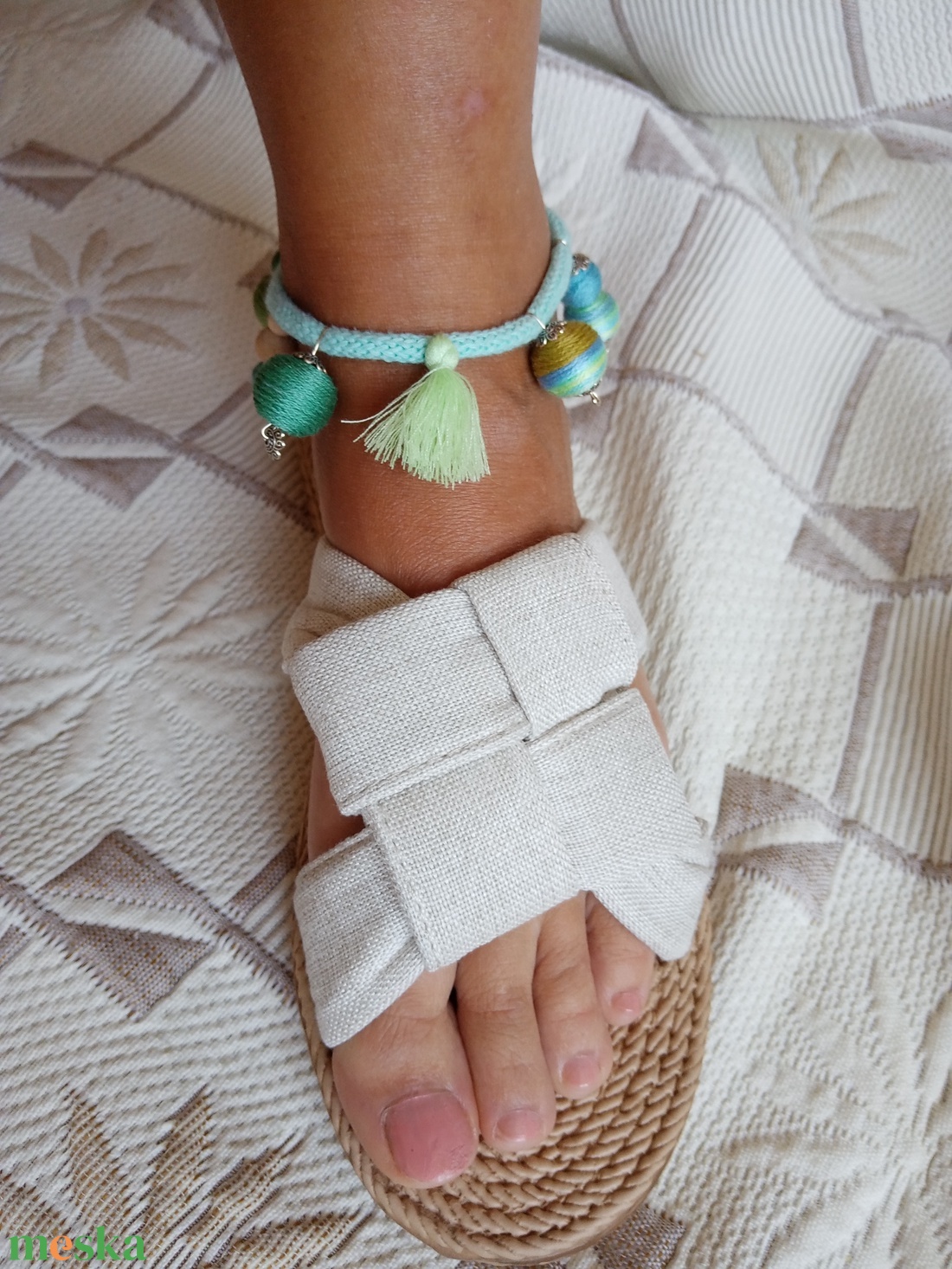 Kék-zöld csíkos-tarka bokalánc, textilbogyó bokalánc, bokaékszer, lábdísz, lábékszer - ékszer - lábdísz és testékszer - bokalánc - Meska.hu