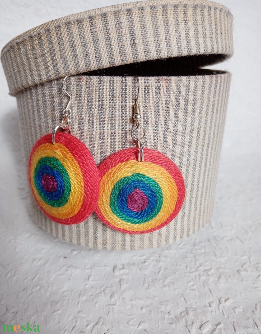 Pride ékszer,Szivárvány Kerek fonal fülbevaló és nyaklánc, textil ékszer, fonalékszer, Szivárvány ékszer - ékszer - ékszerszett - Meska.hu Pride ékszer,Szivárvány Kerek fonal fülbevaló és nyaklánc, textil ékszer, fonalékszer, Szivárvány ékszer - ékszer - ékszerszett - Meska.hu