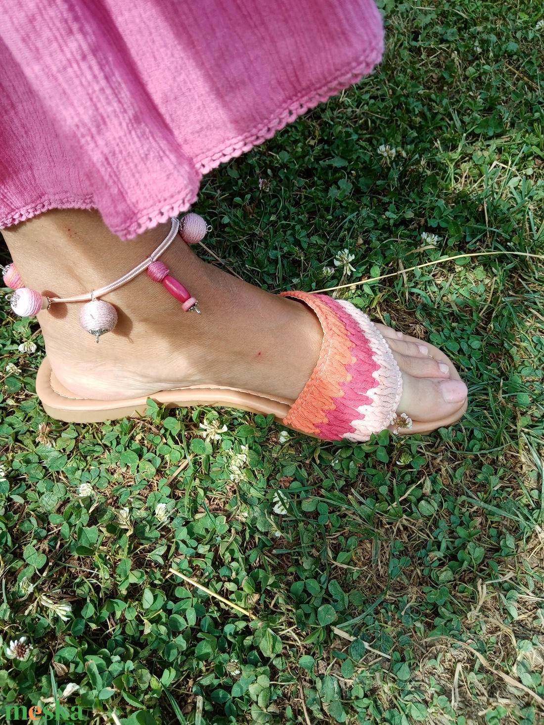 Halvány Rózsaszín csíkos-tarka bokalánc, textilbogyó bokalánc, bokaékszer, lábdísz, lábékszer - ékszer - lábdísz és testékszer - bokalánc - Meska.hu