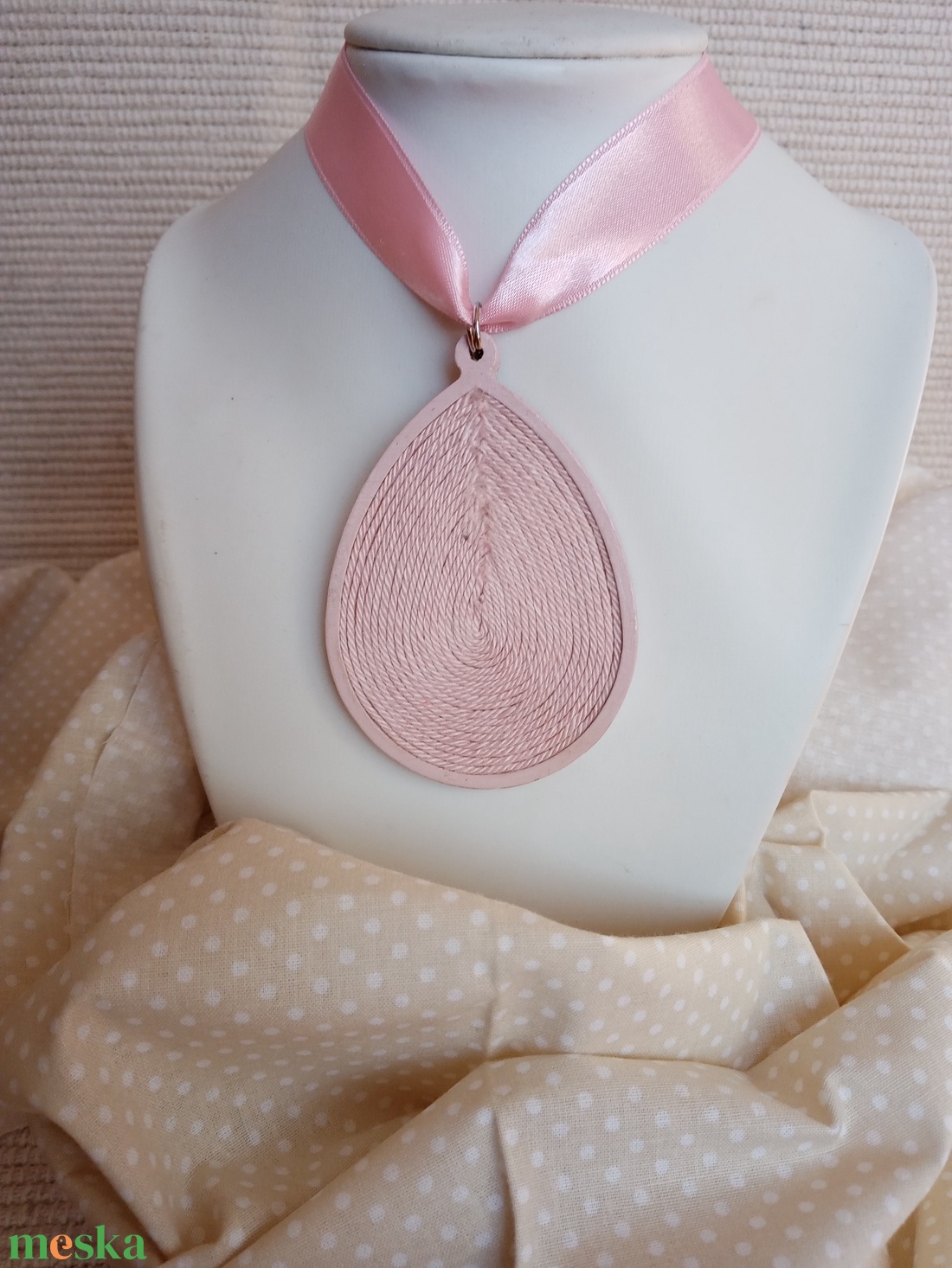 Nagy csepp alakú rózsaszín fonal nyaklánc szett ,textil egyedi ékszer, BIB ékszer, BIB nyaklánc - ékszer - nyaklánc - medálos nyaklánc - Meska.hu