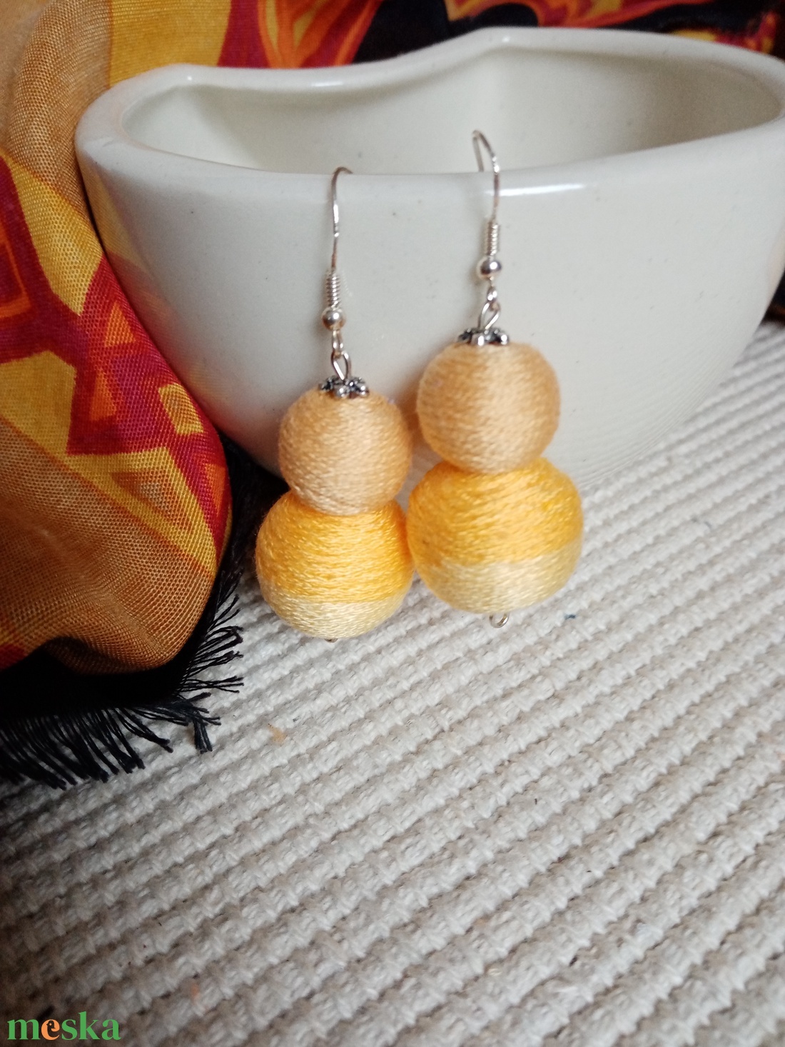 NAPRAFORGÓ textilbogyó fülbevaló, fonalékszer, textil fülbevaló - ékszer - fülbevaló - lógó fülbevaló - Meska.hu