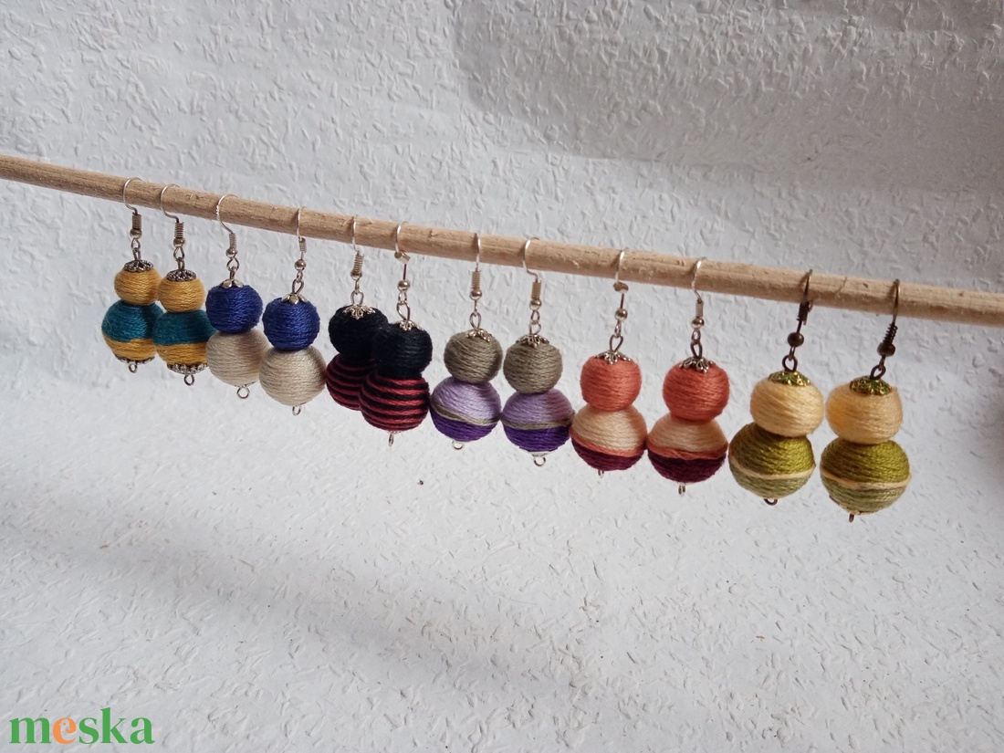 SELLŐ textilbogyó fülbevaló, fonalékszer, textil fülbevaló - ékszer - fülbevaló - lógó fülbevaló - Meska.hu