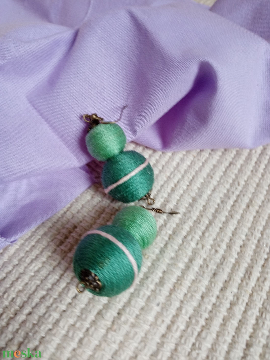 KLEOPÁTRA textilbogyó fülbevaló, fonalékszer, textil fülbevaló - ékszer - fülbevaló - lógó fülbevaló - Meska.hu