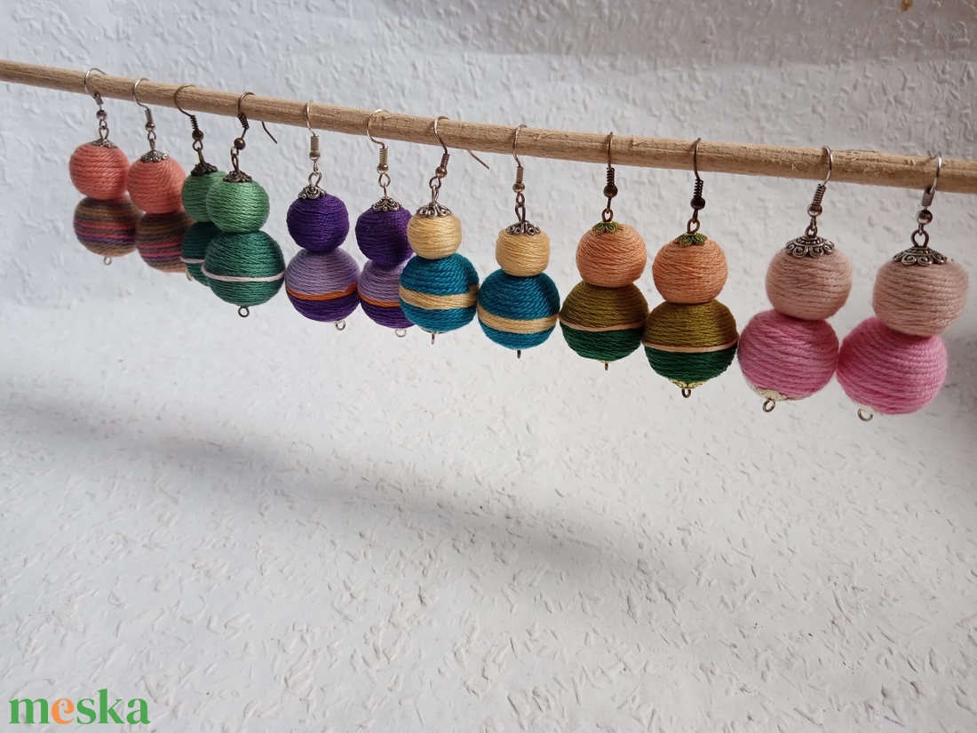 KLEOPÁTRA textilbogyó fülbevaló, fonalékszer, textil fülbevaló - ékszer - fülbevaló - lógó fülbevaló - Meska.hu