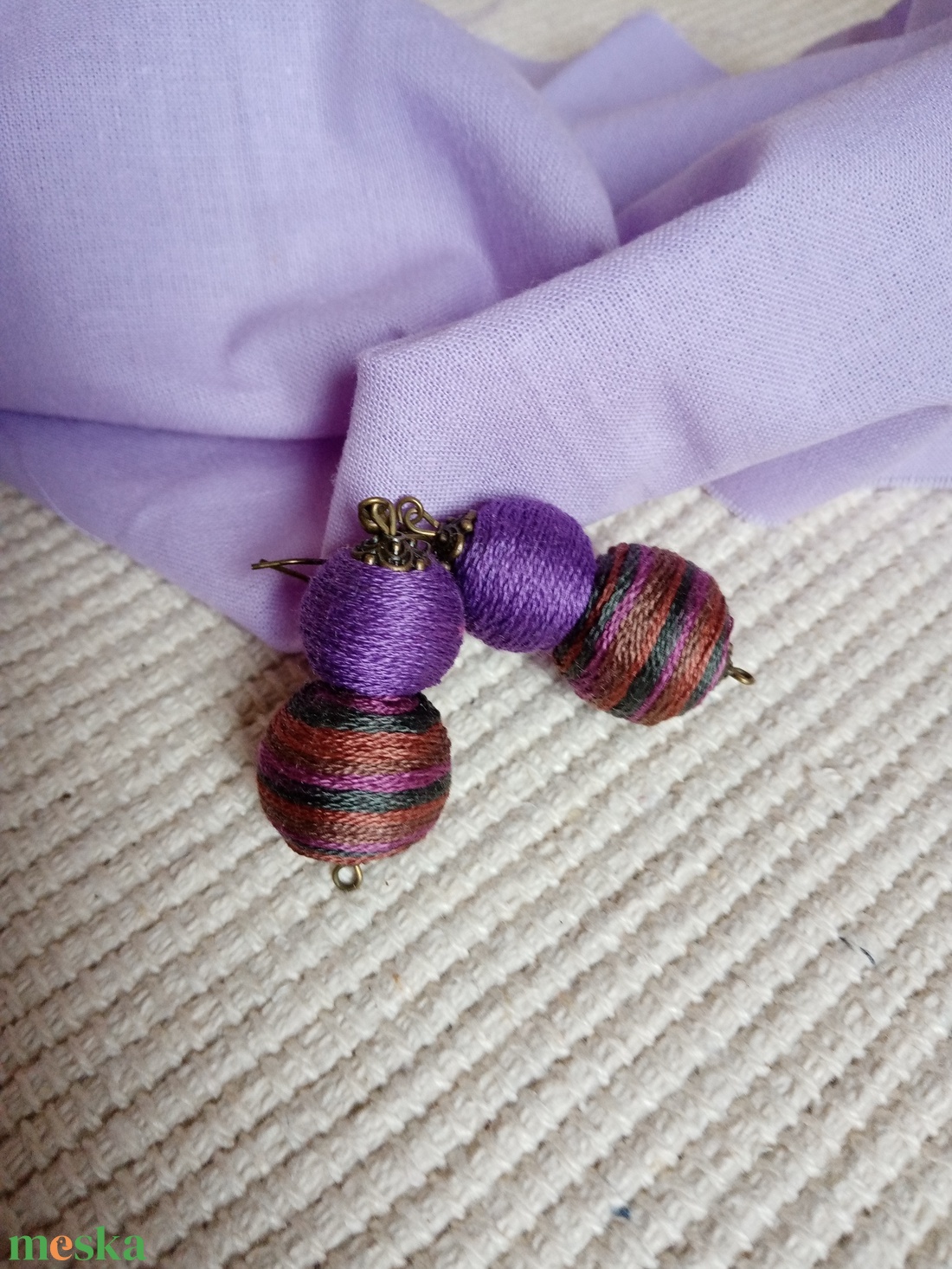 PURPLE RAIN textilbogyó fülbevaló, fonalékszer, textil fülbevaló - ékszer - fülbevaló - lógó fülbevaló - Meska.hu