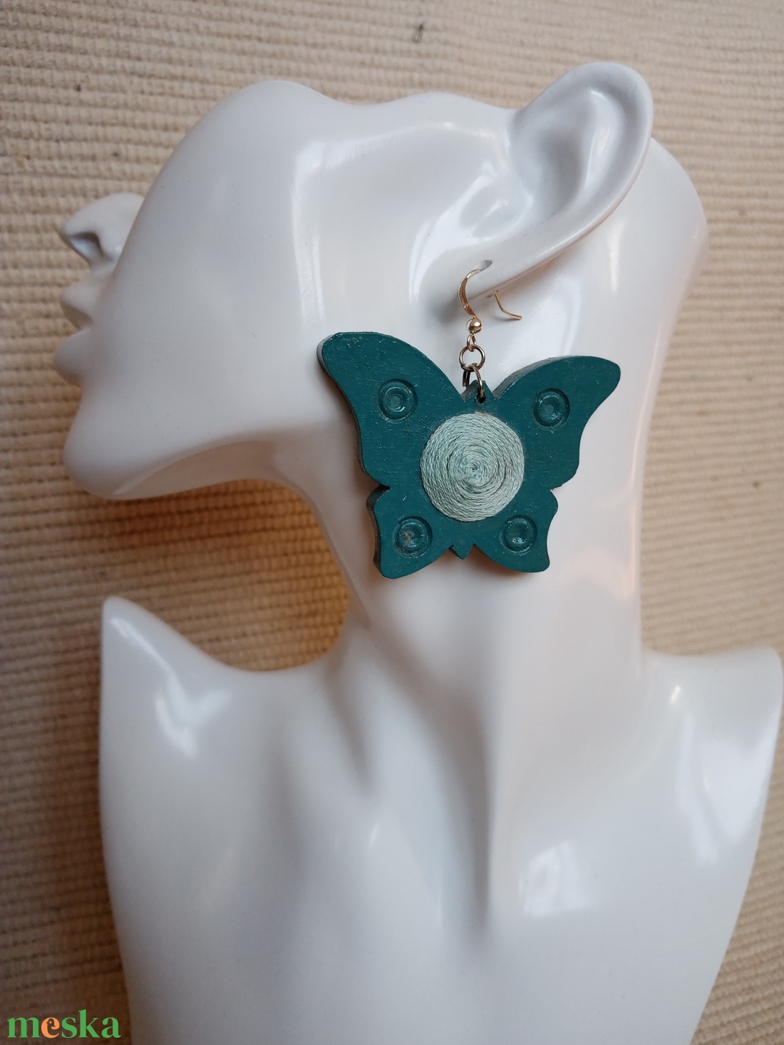 Tengerkék pillangó textilbogyó fülbevaló, fonalékszer, textil fülbevaló, textilékszer - ékszer - fülbevaló - lógó fülbevaló - Meska.hu
