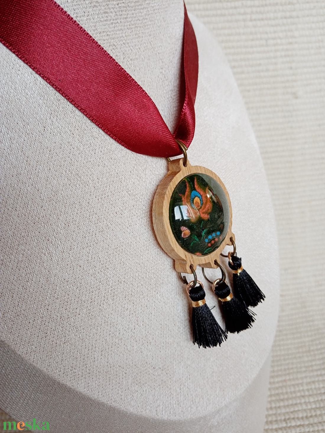  Matyó mintás nyaklánc fekete rojtokkal,matyó ékszer,folklór textil ékszer,magyaros nyaklánc,Hungarian folk jewellery - ékszer - nyaklánc - hosszú nyaklánc - Meska.hu