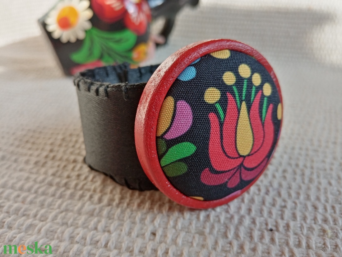  Matyó mintás karkötő,matyó ékszer,folklór textil ékszer,magyaros nyaklánc,Hungarian folk jewellery - ékszer - karkötő - karkötő medállal - Meska.hu