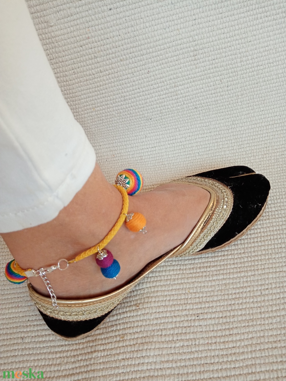 Szivárvány színes bokalánc, textilbogyó bokalánc, bokaékszer, lábdísz, lábékszer - ékszer - lábdísz és testékszer - bokalánc - Meska.hu