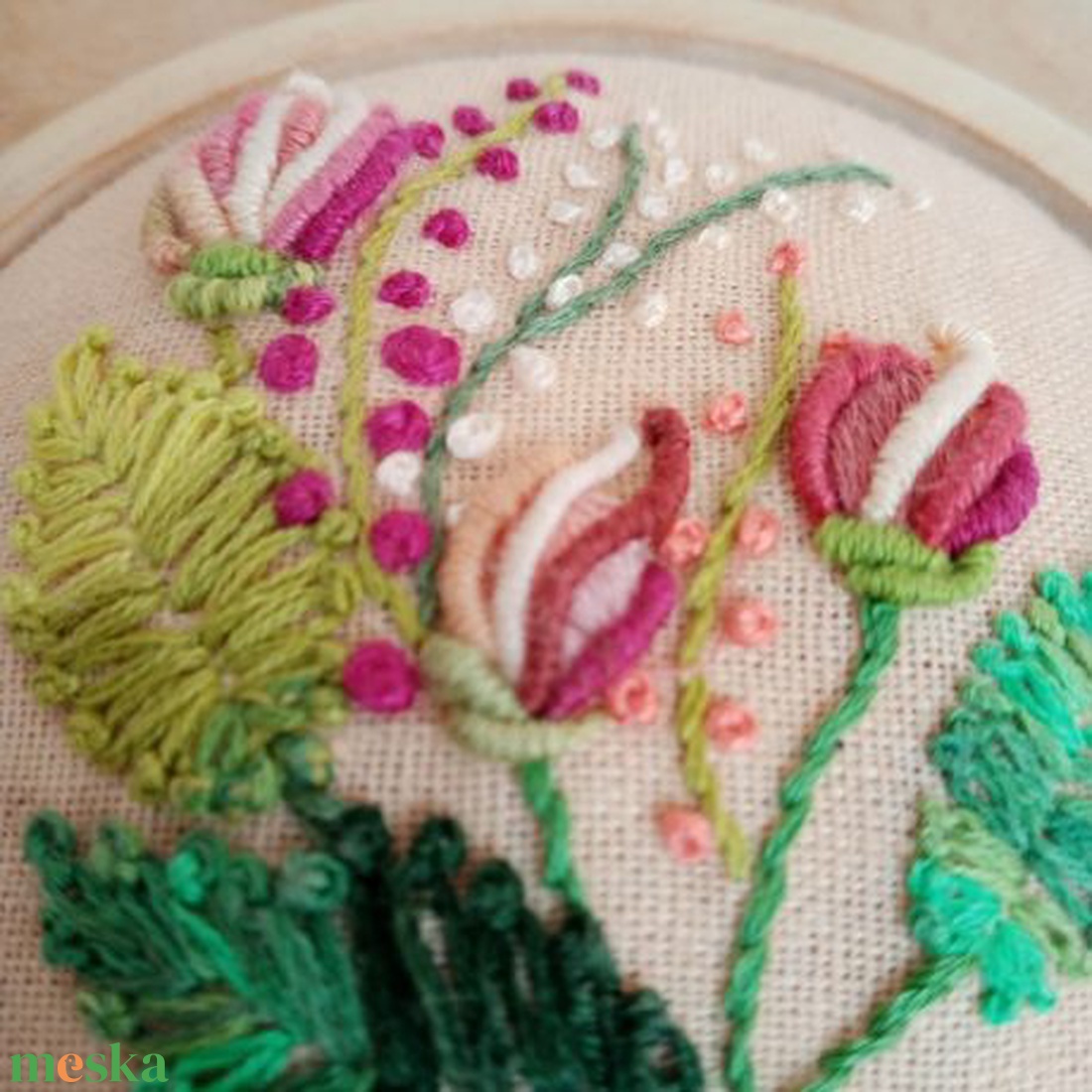 Falra akasztható Tulipán alakzatban brazil hímzett virágok, 3D hímzett virágok - otthon & életmód - dekoráció - fali és függő dekoráció - falra akasztható dekor - Meska.hu