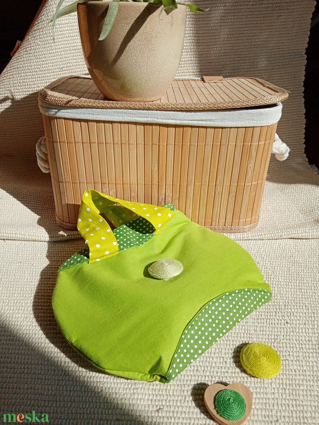 Világos zöld Pöttyös Randi táska változtatható díszelemmel - táska & tok - kézitáska & válltáska - kézitáska - Meska.hu
