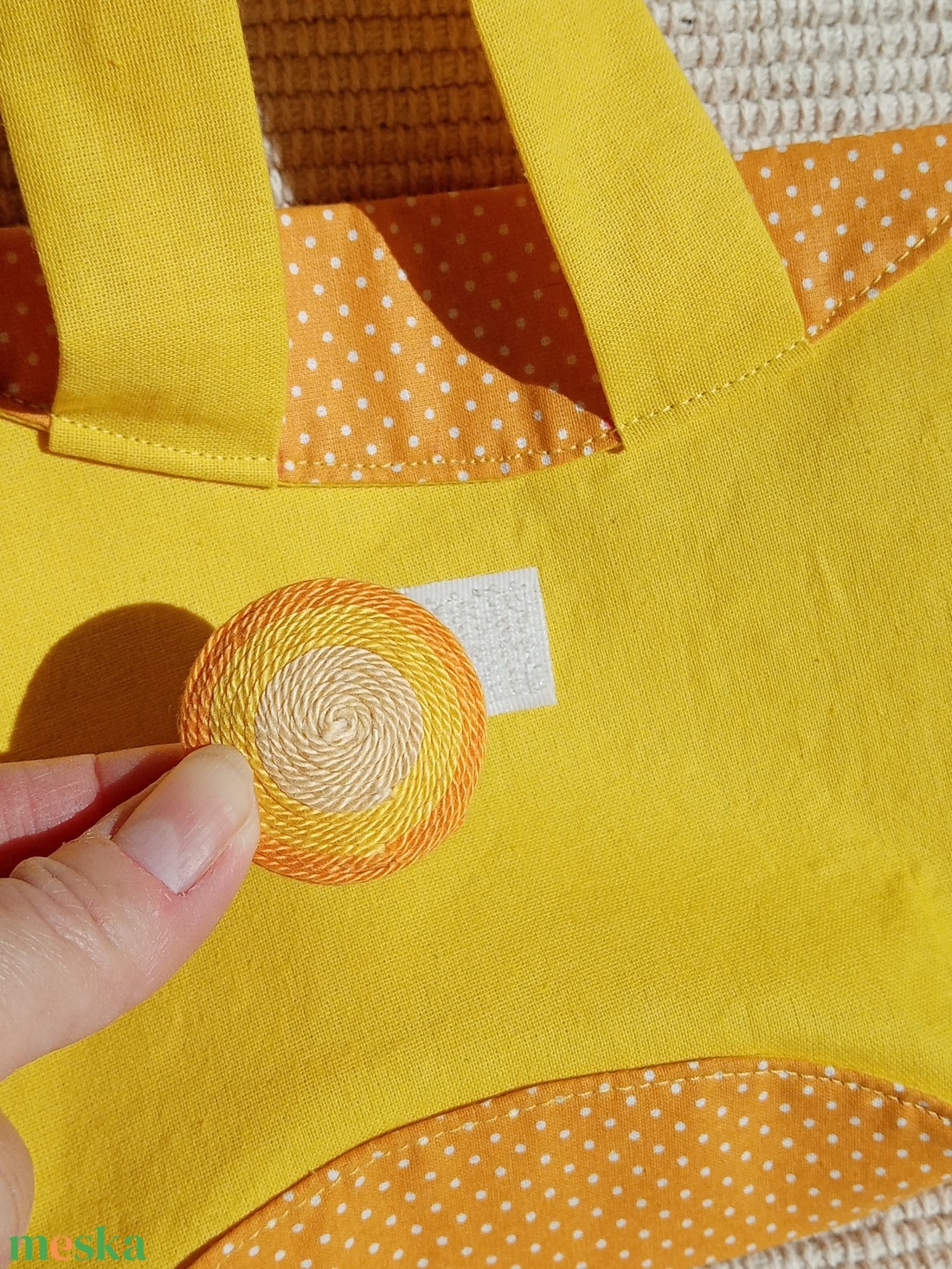 Citromsárga Pöttyös Randi táska változtatható díszelemmel, alkalmi kistáska - táska & tok - kézitáska & válltáska - kézitáska - Meska.hu