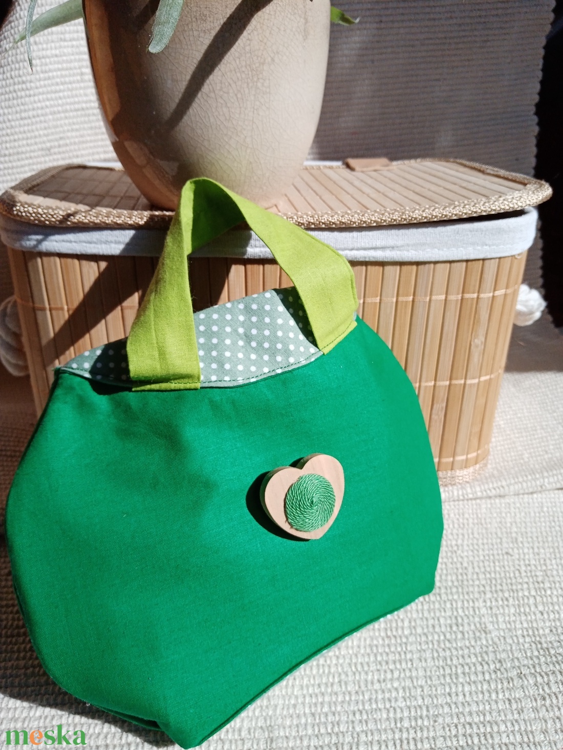Sötétzöld Pöttyös Randi táska változtatható díszelemmel, alkalmi kistáska - táska & tok - kézitáska & válltáska - kézitáska - Meska.hu