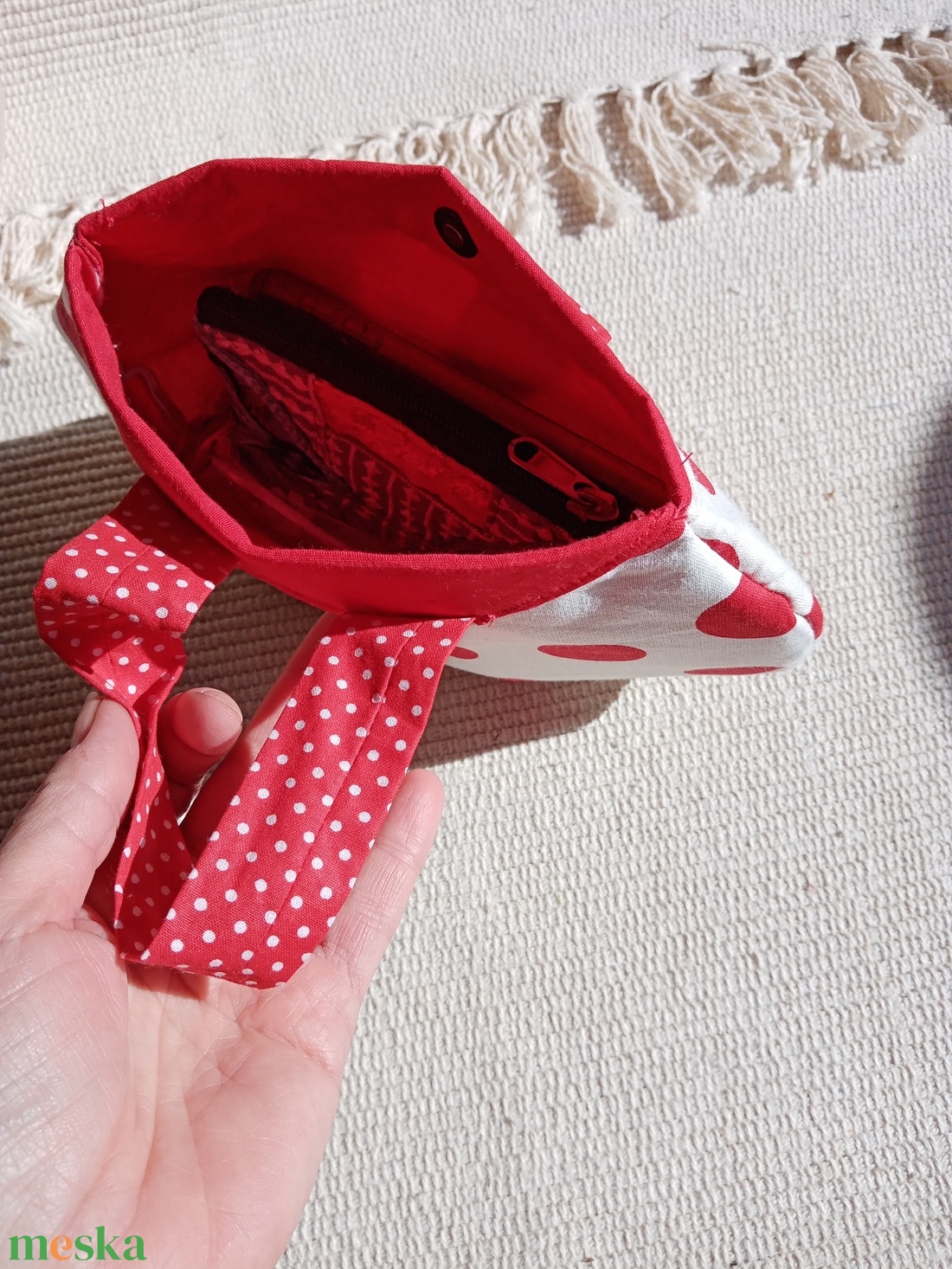 Piros nagy pöttyös randitáska, alkalmi kistáska, textil vidám táska - táska & tok - kézitáska & válltáska - kézitáska - Meska.hu