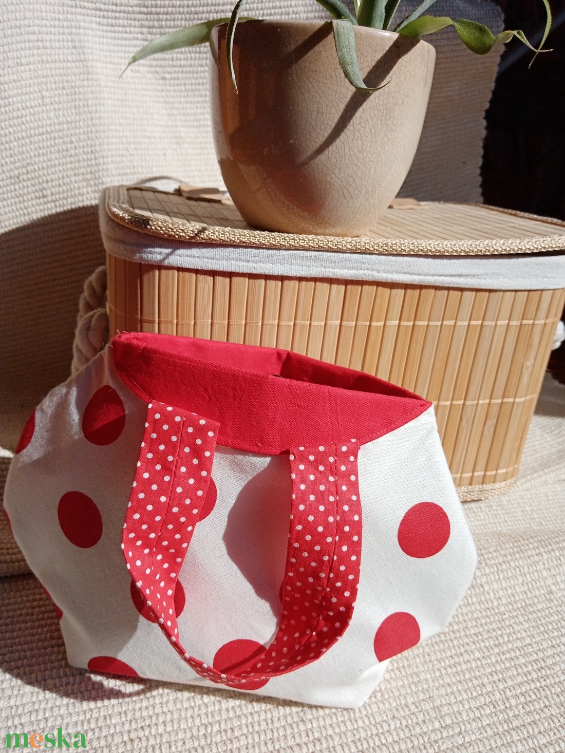 Piros nagy pöttyös randitáska, alkalmi kistáska, textil vidám táska - táska & tok - kézitáska & válltáska - kézitáska - Meska.hu
