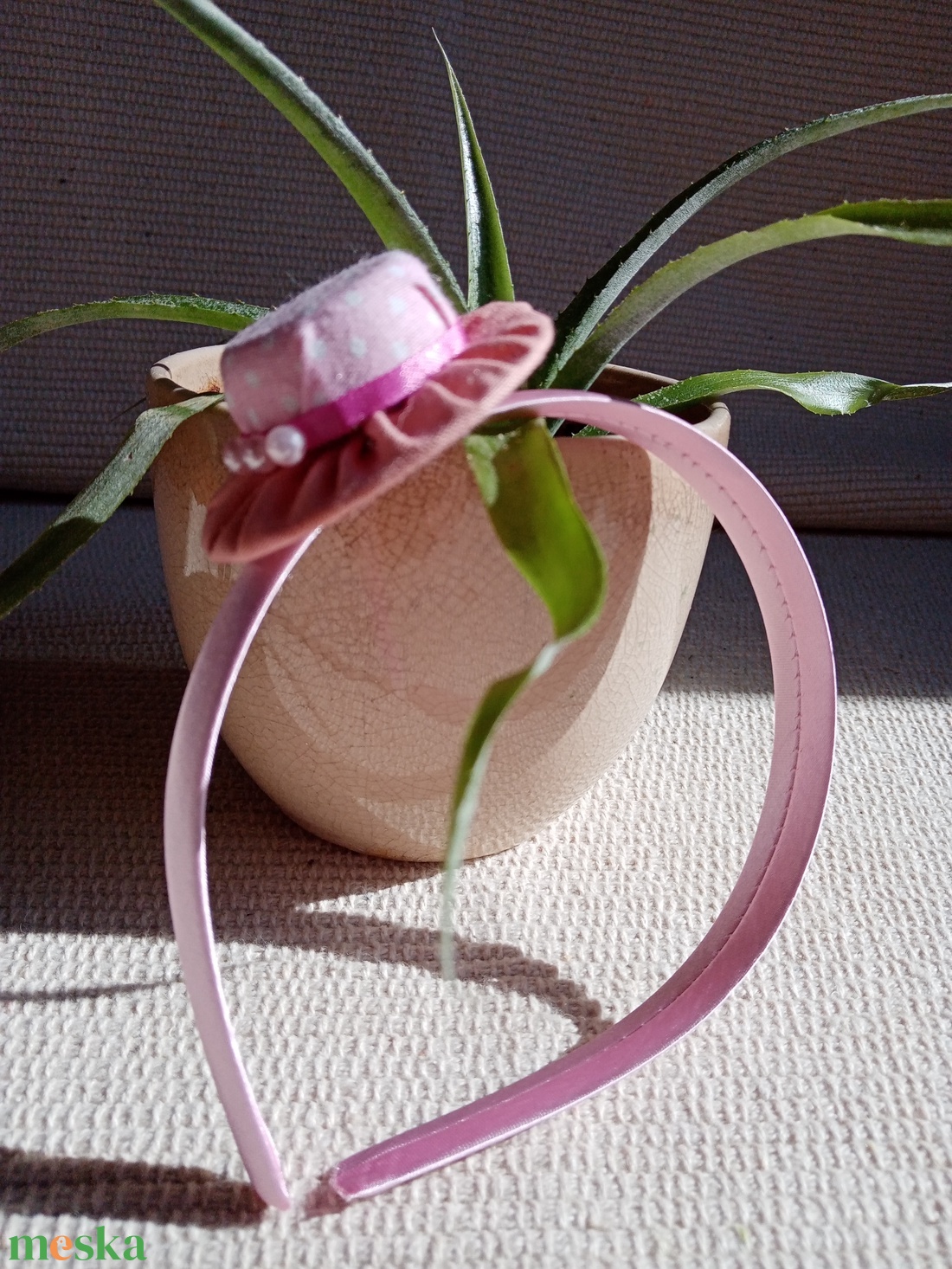 Rózsaszín pöttyös kalapos hajráf, hajpánt - ruha & divat - hajdísz & hajcsat - hajráf & hajpánt - Meska.hu